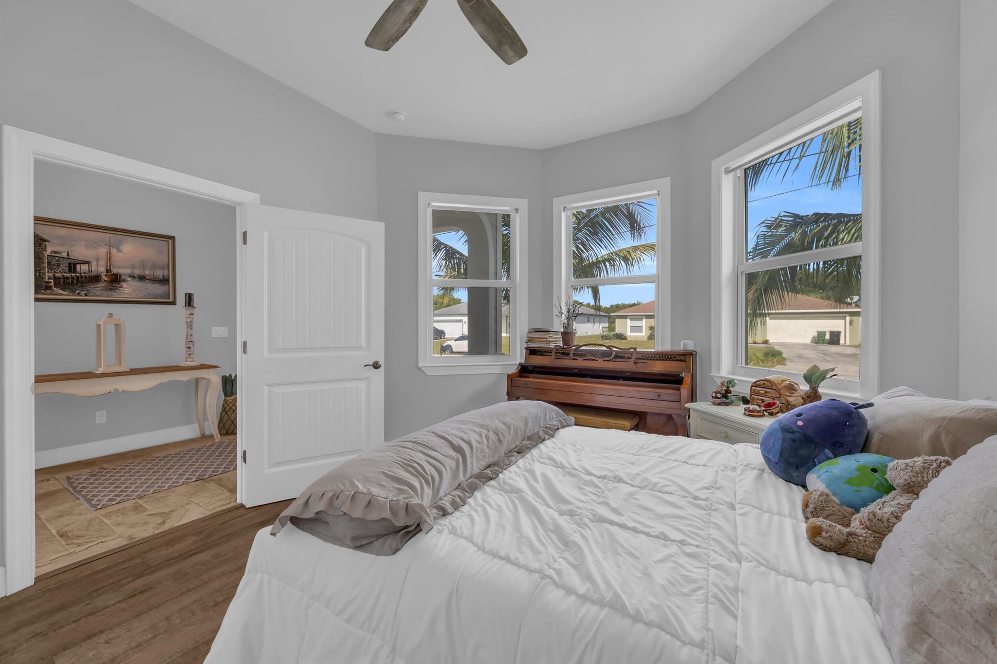 379 SW South Quick Circle