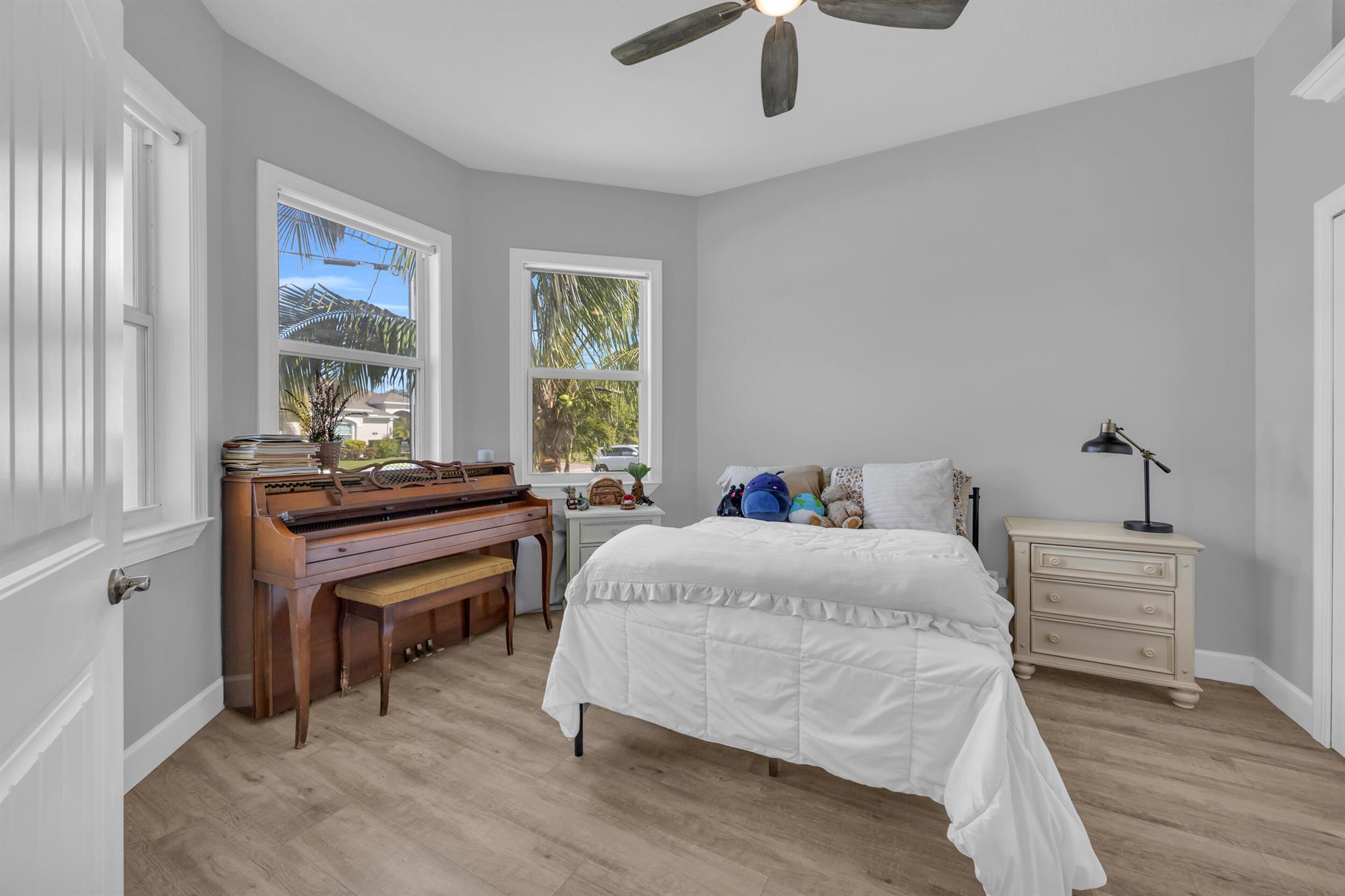 379 SW South Quick Circle