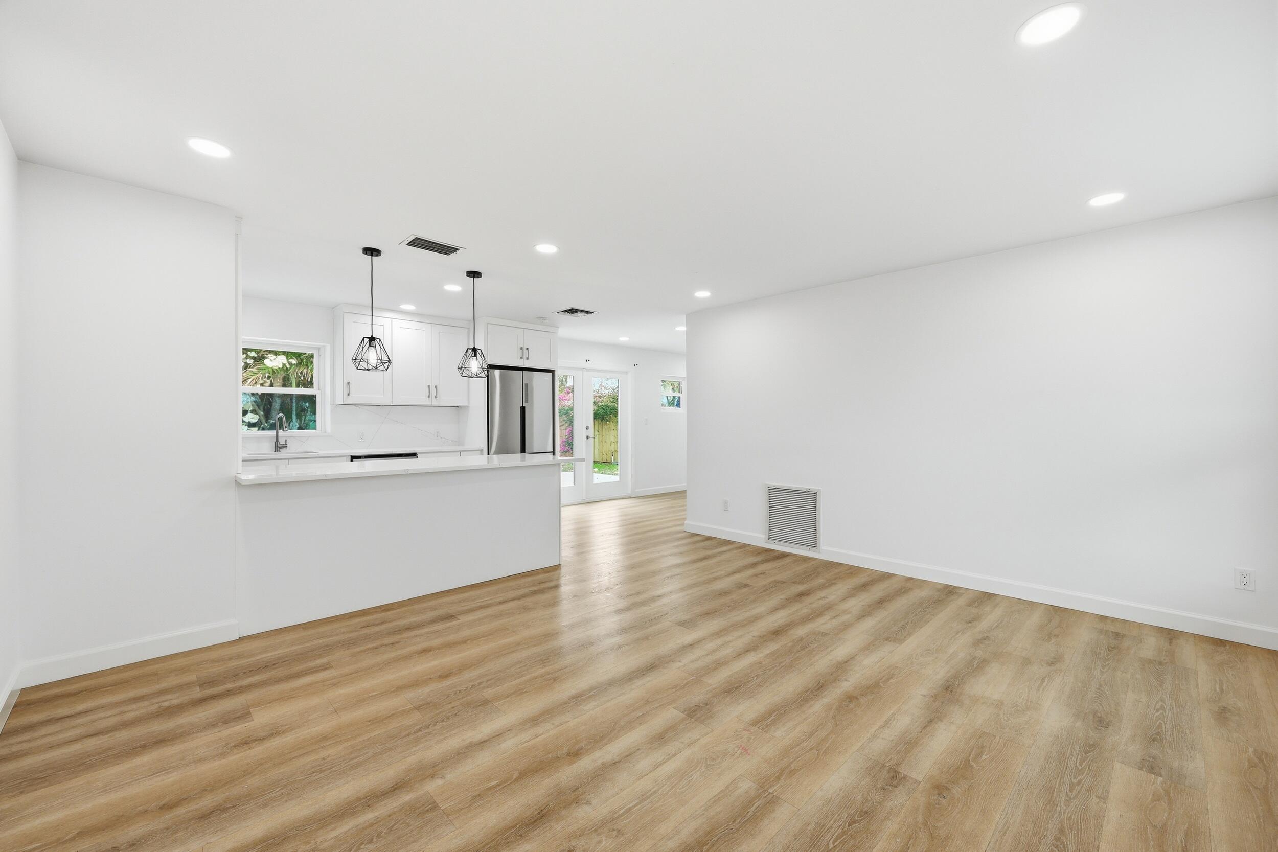 1612 NE South Street