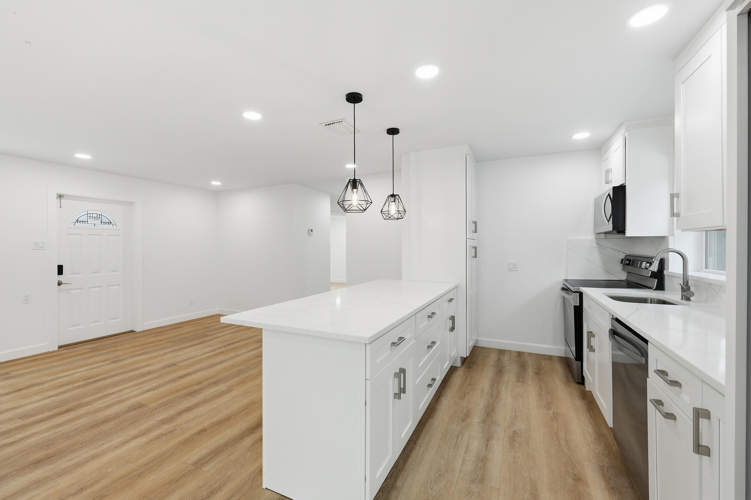 1612 NE South Street