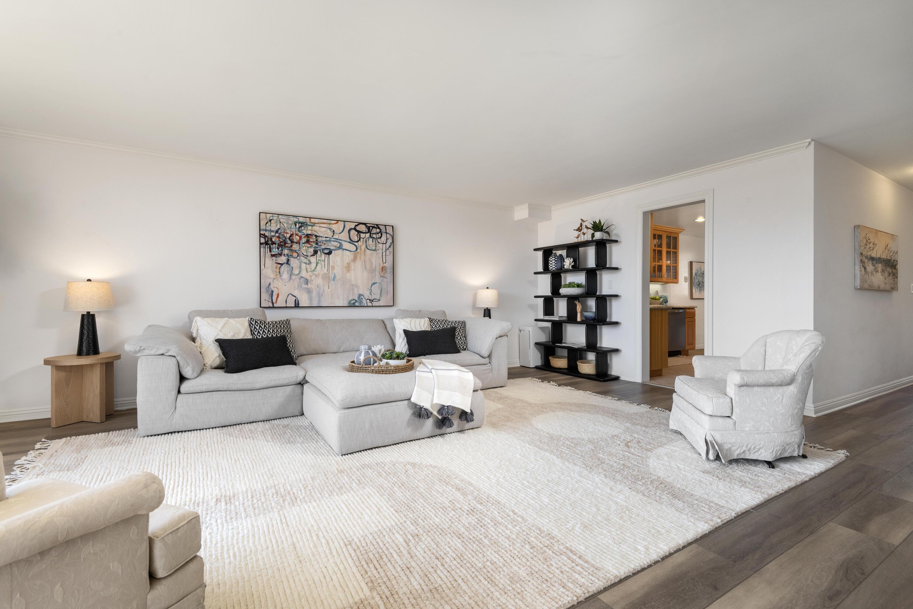 1338 Plaza Pacifica