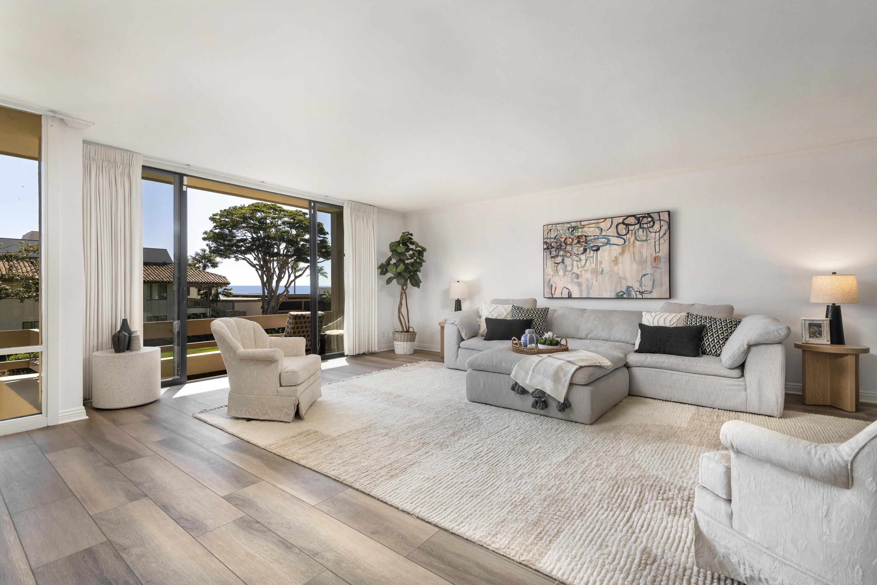 1338 Plaza Pacifica