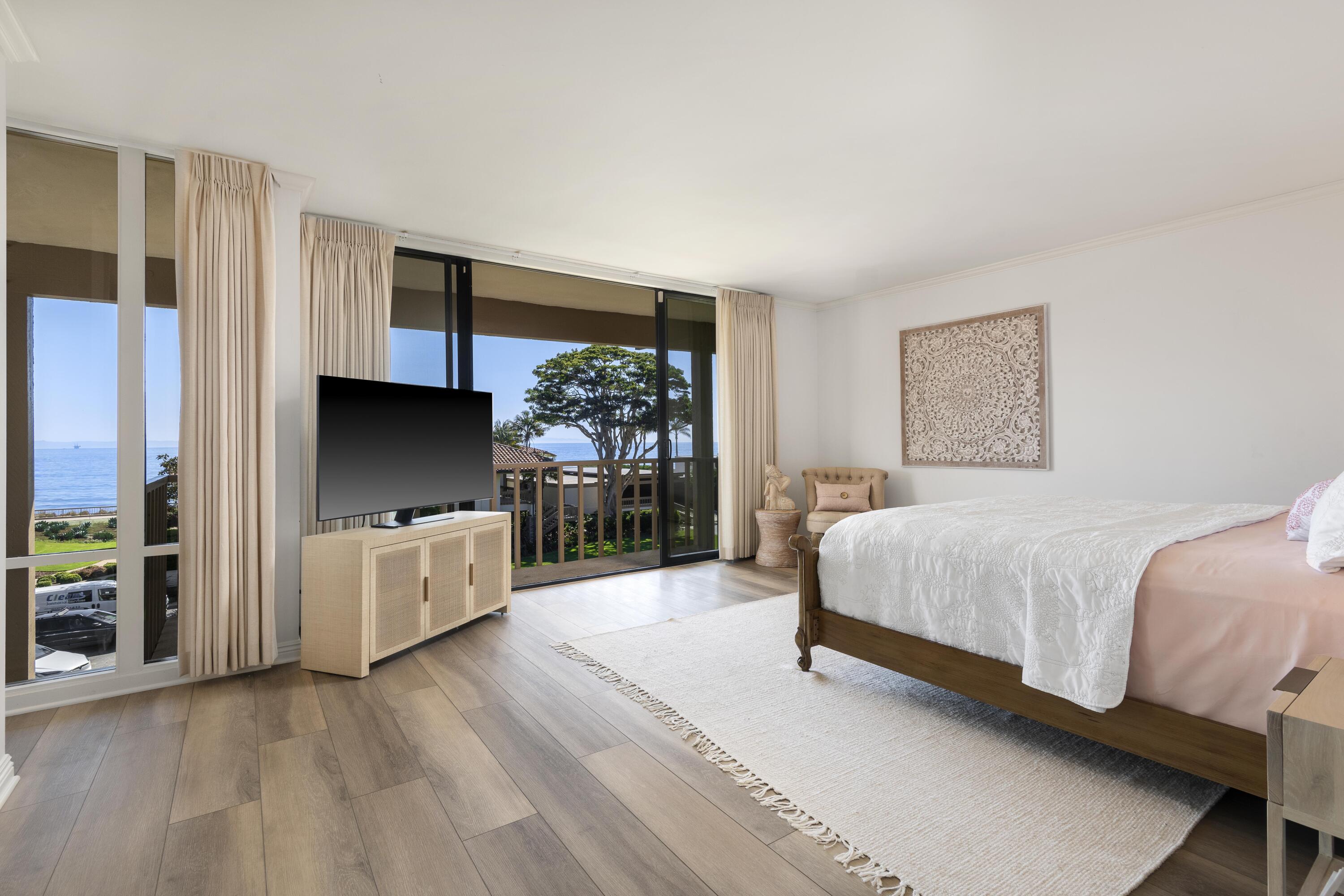 1338 Plaza Pacifica