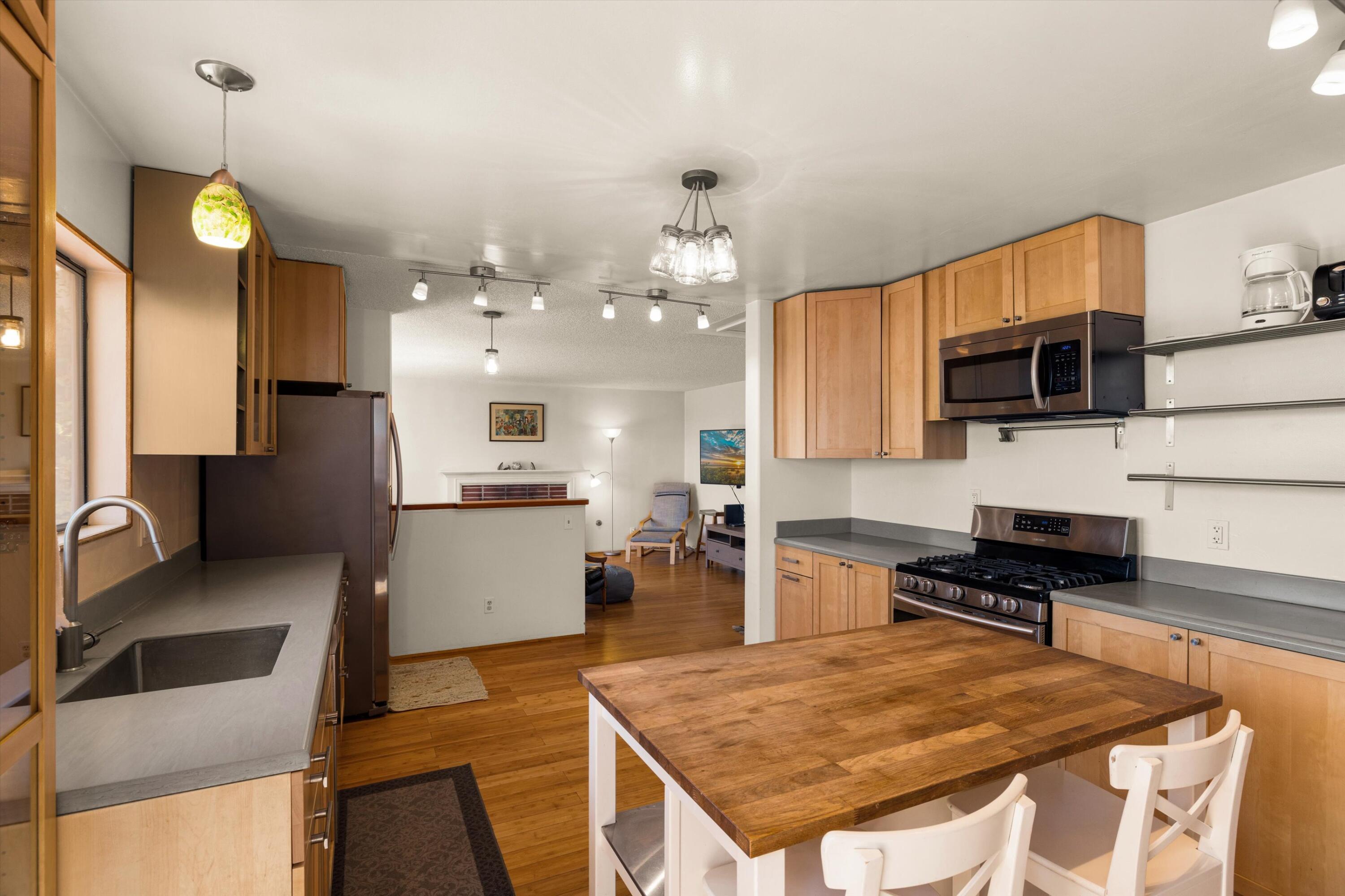 716 Island View Drive