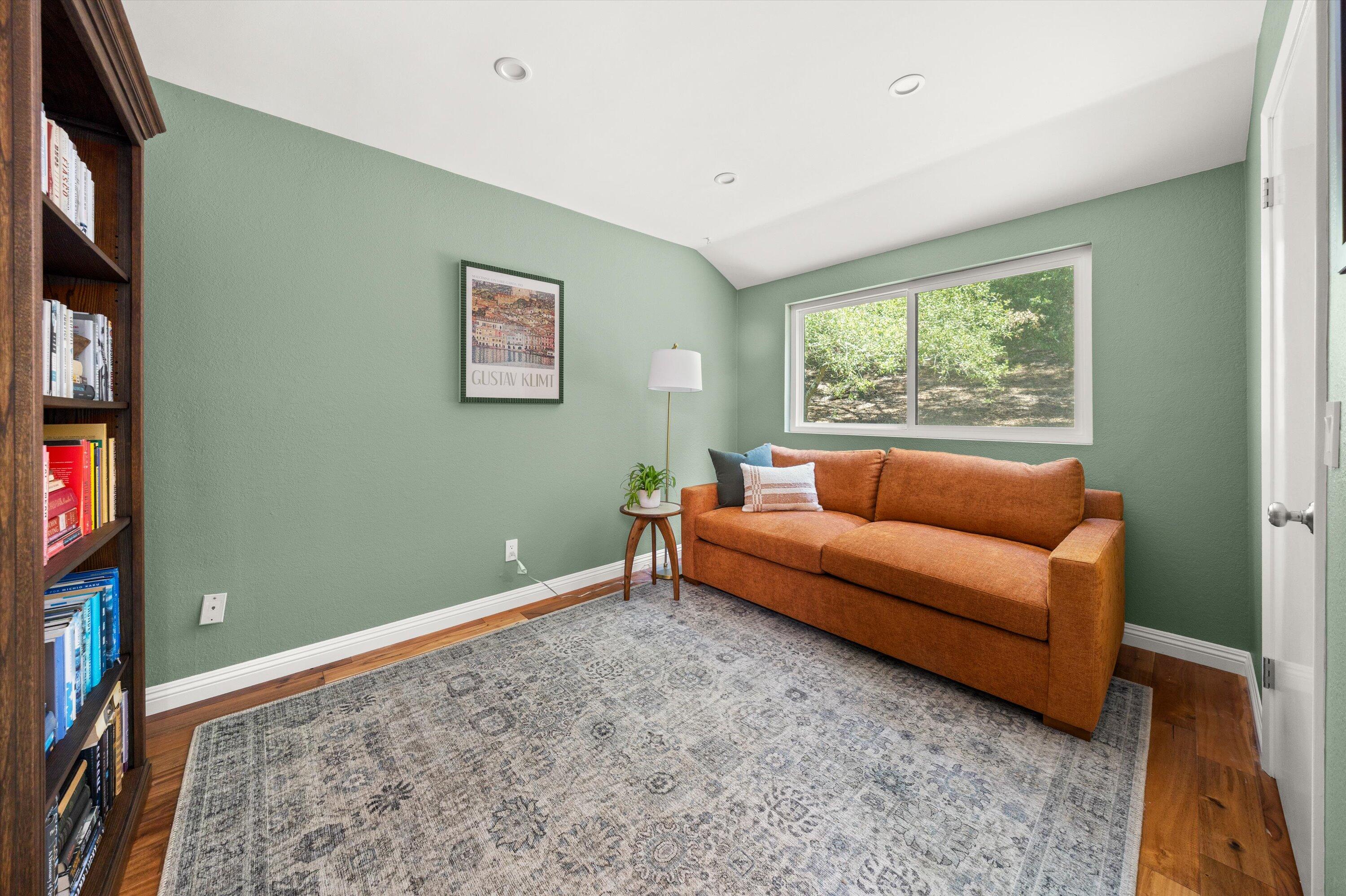 1050 Vista Del Pueblo, 5