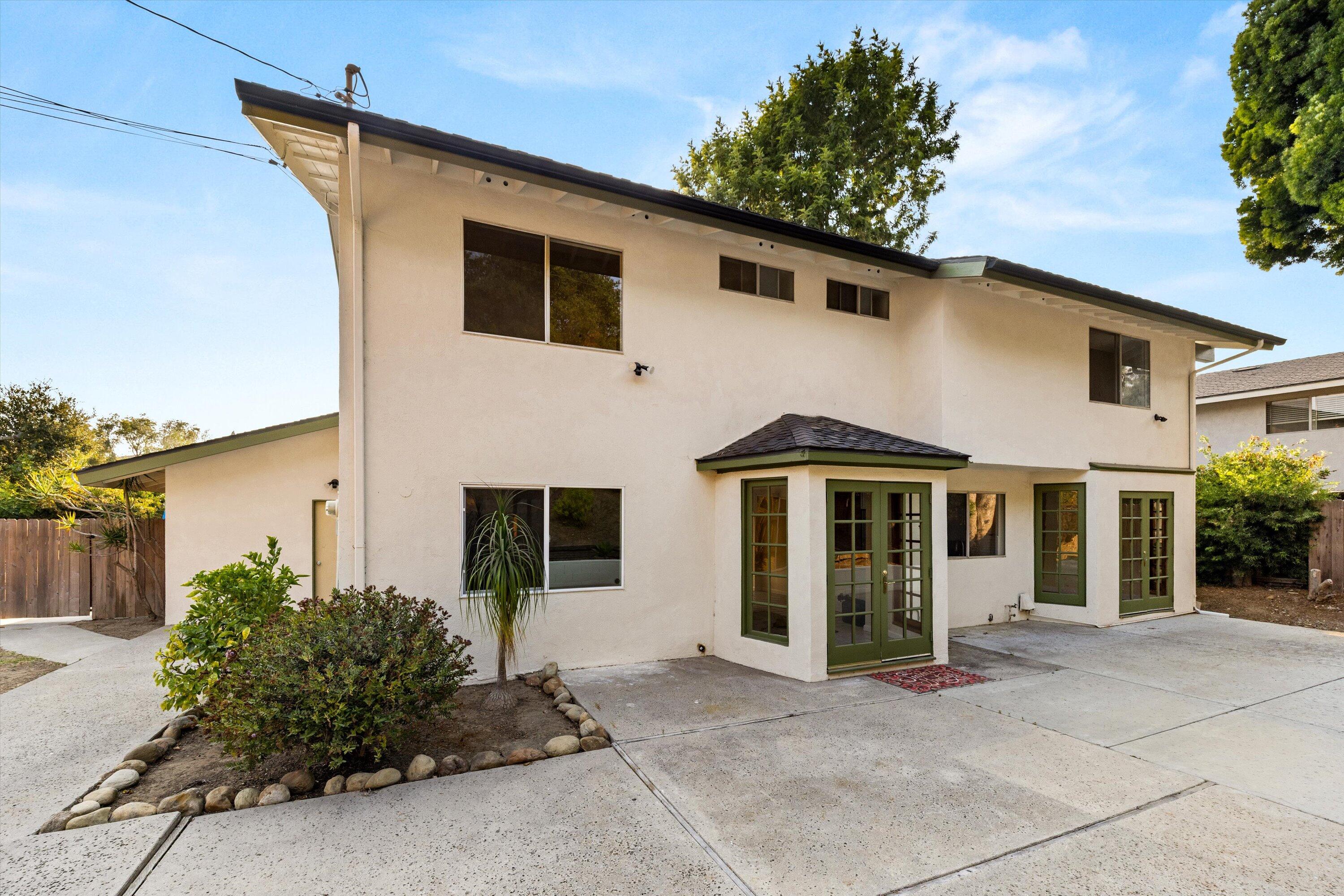 2210 St James Drive