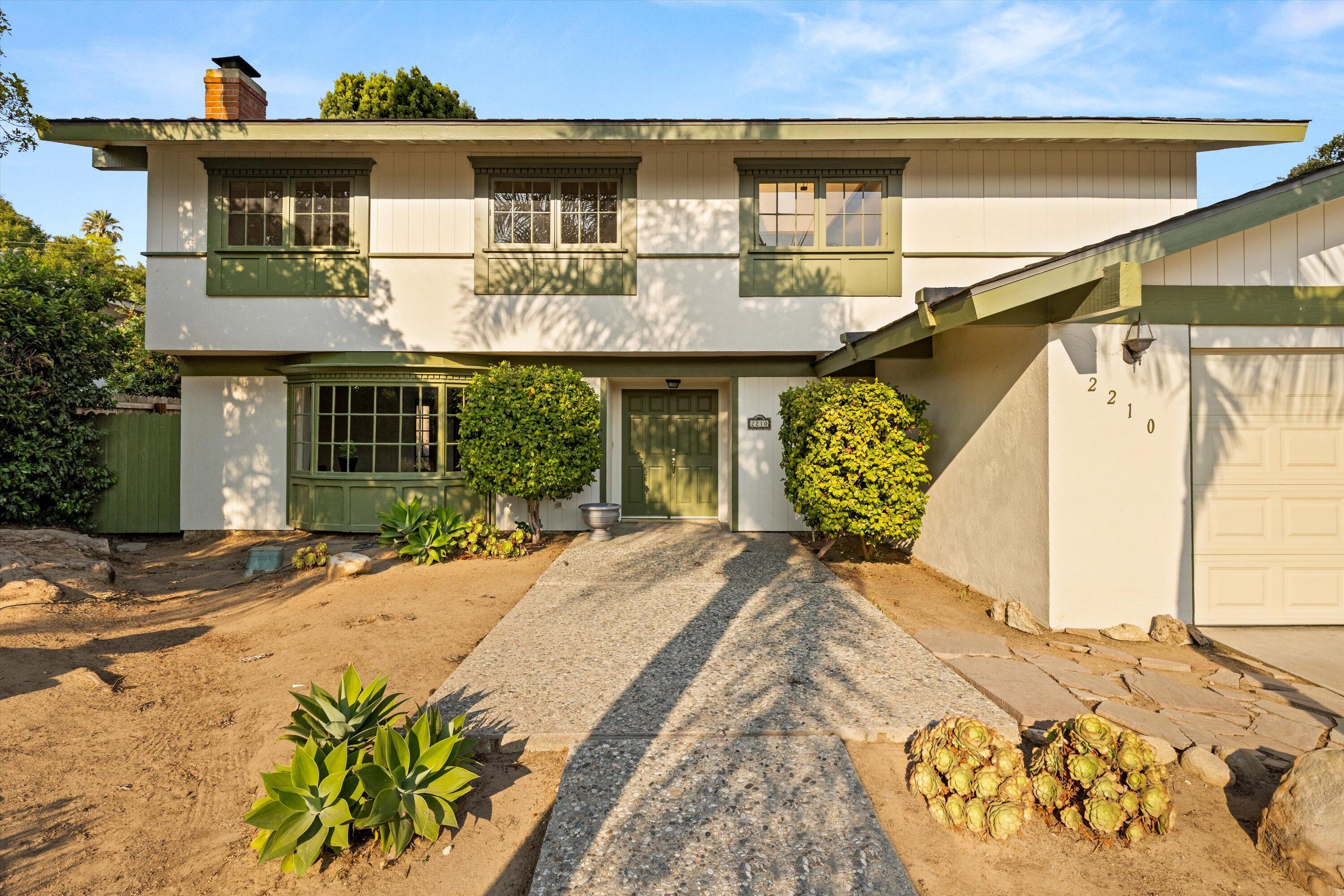 2210 St James Drive