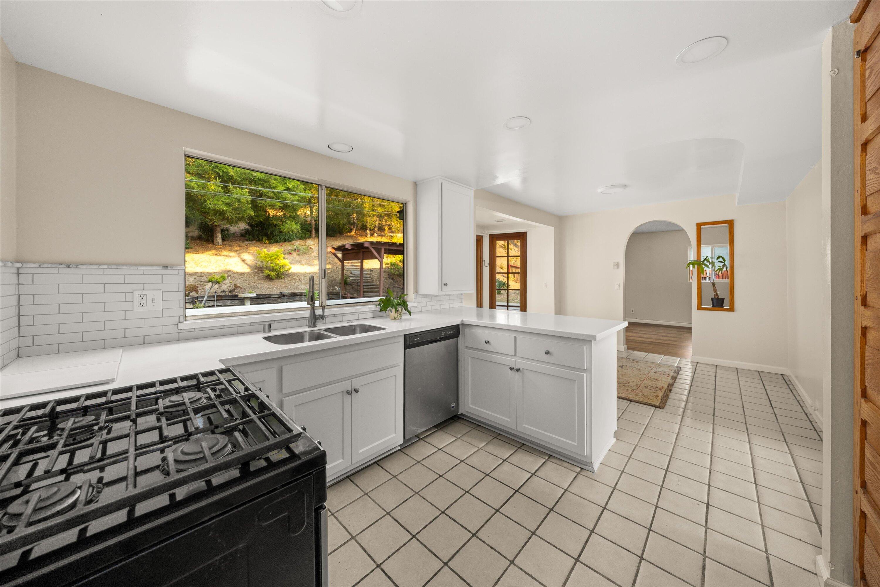 2210 St James Drive
