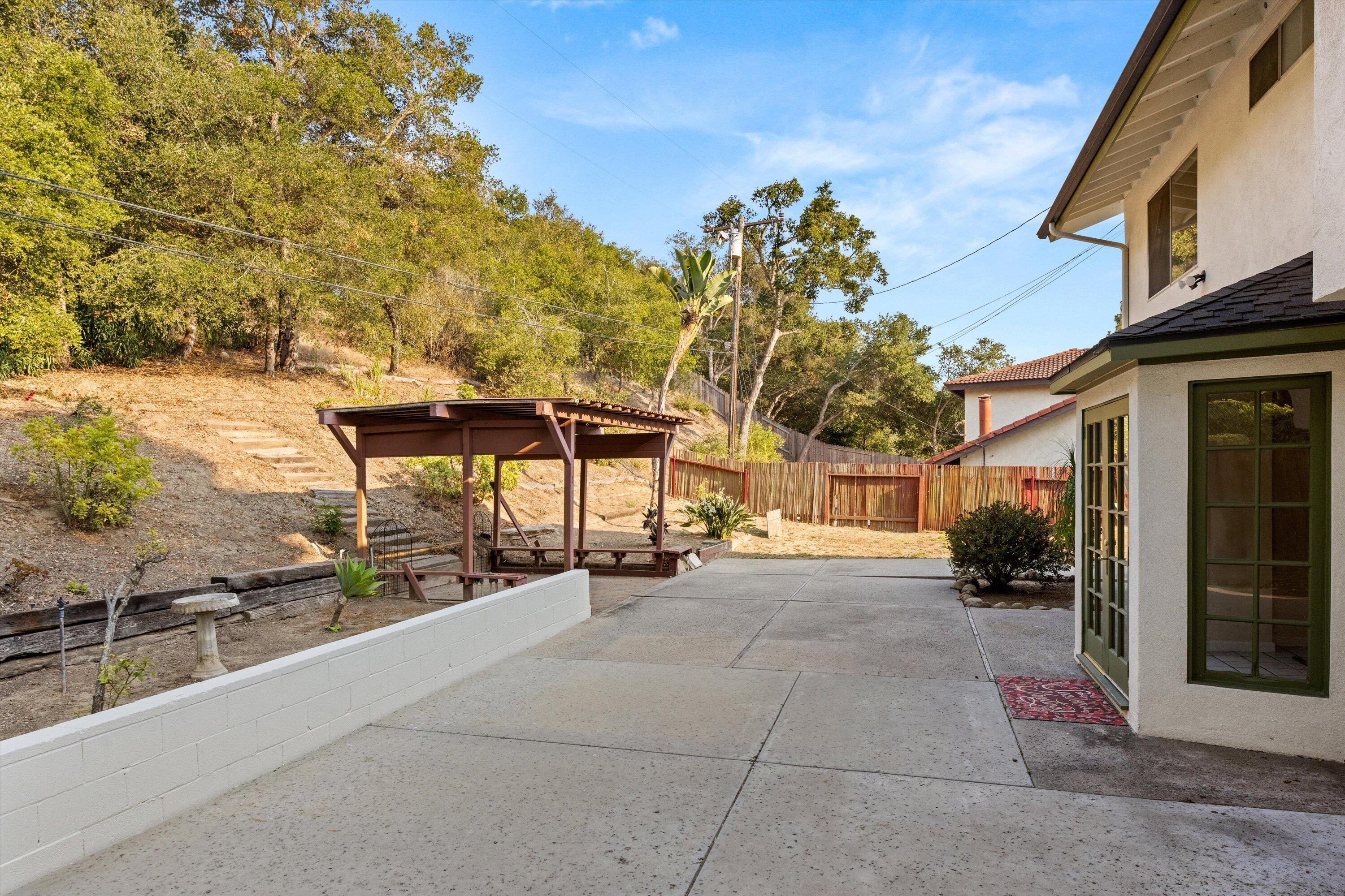2210 St James Drive