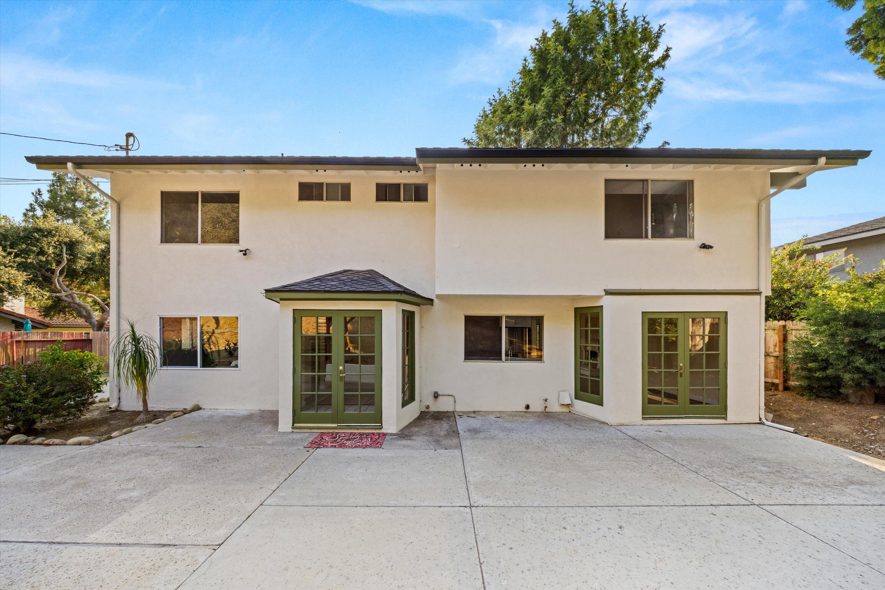 2210 St James Drive
