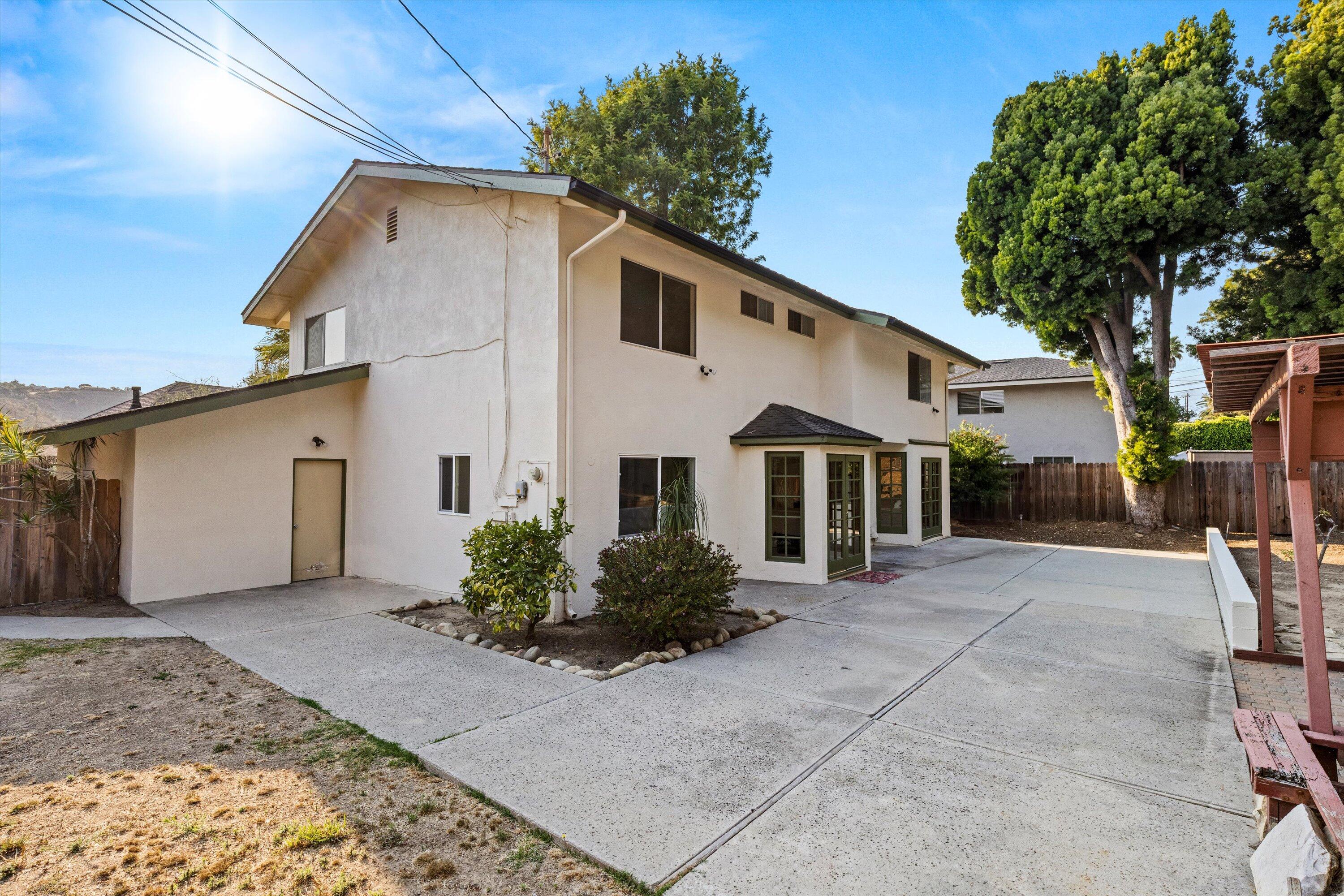 2210 St James Drive