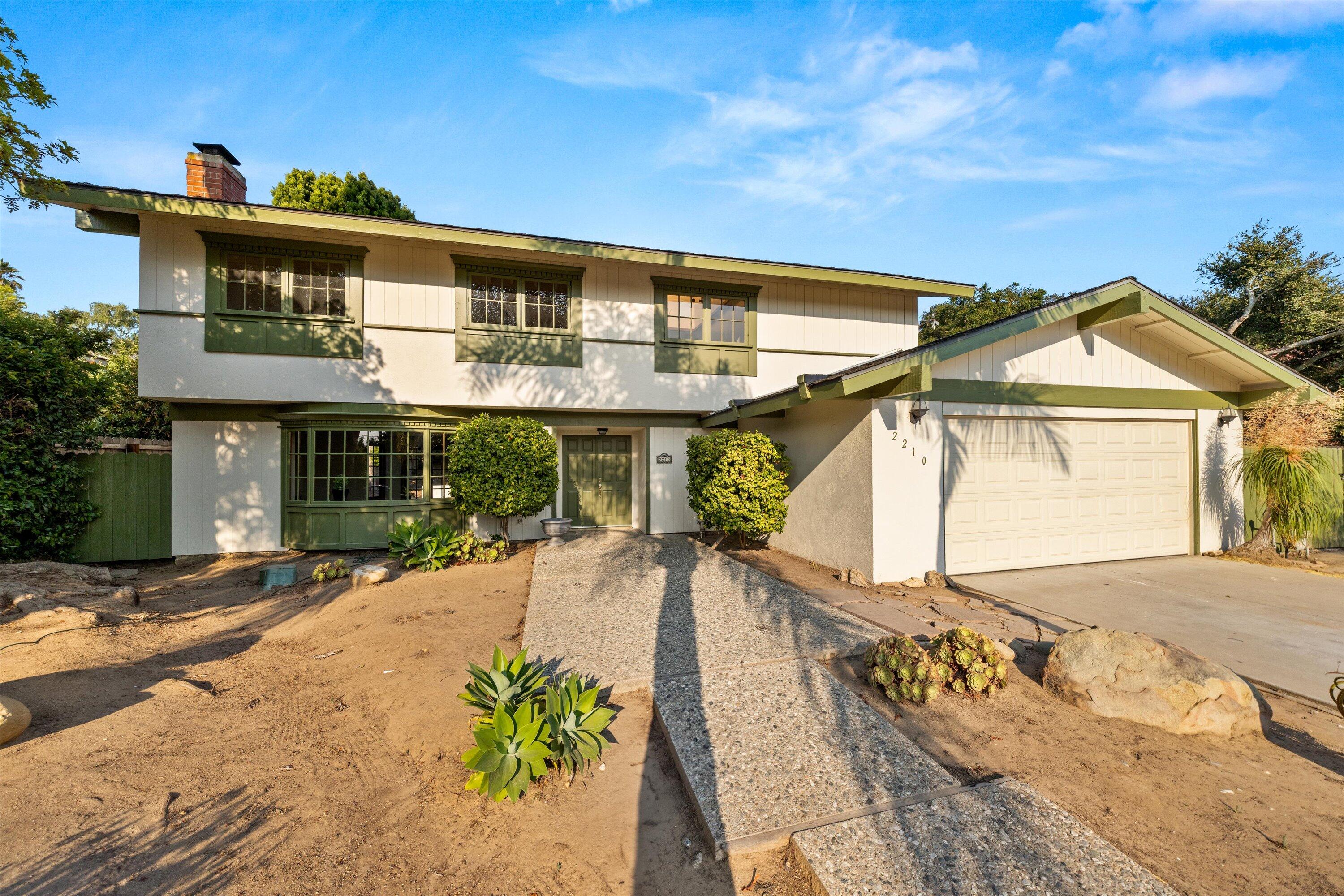 2210 St James Drive