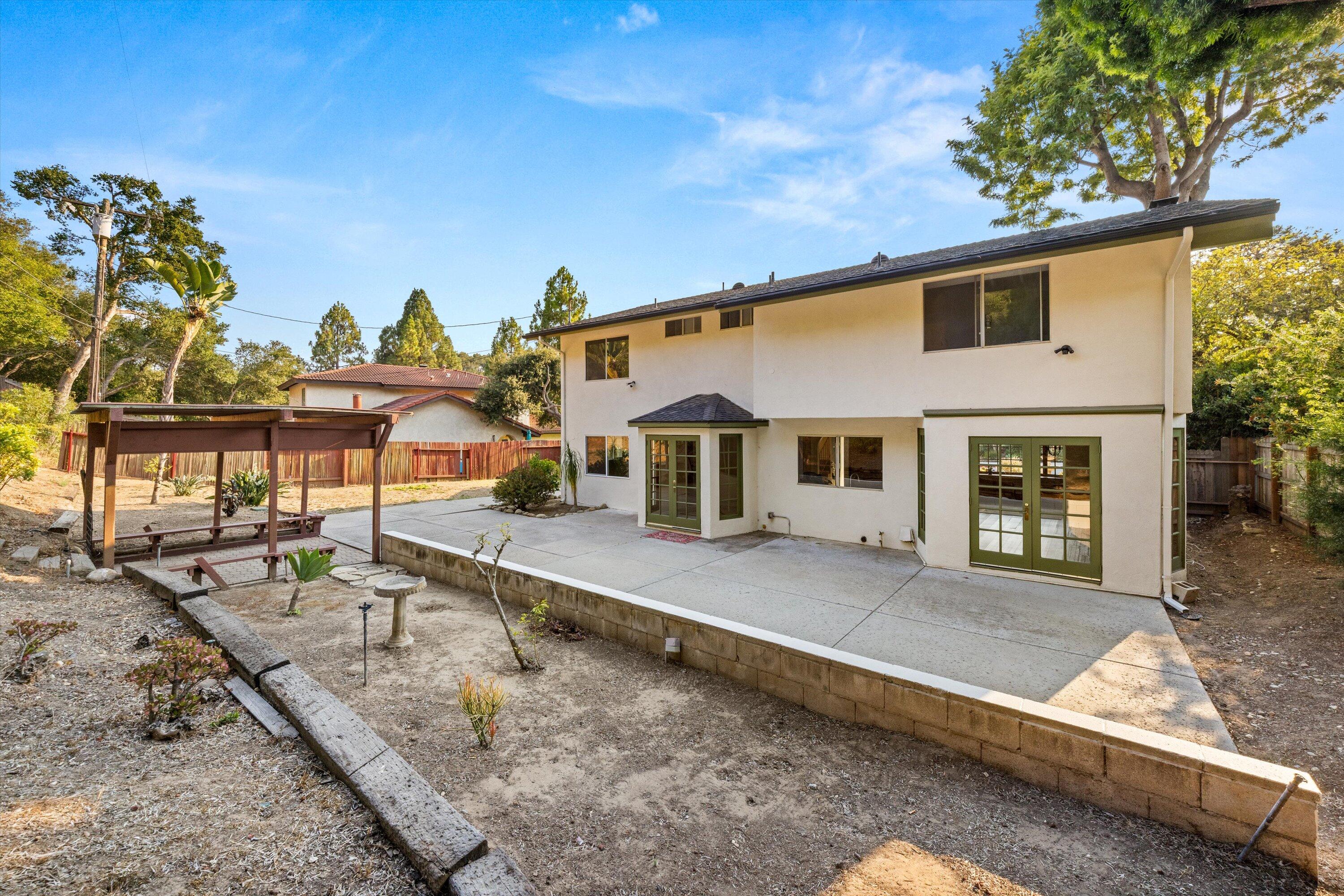 2210 St James Drive