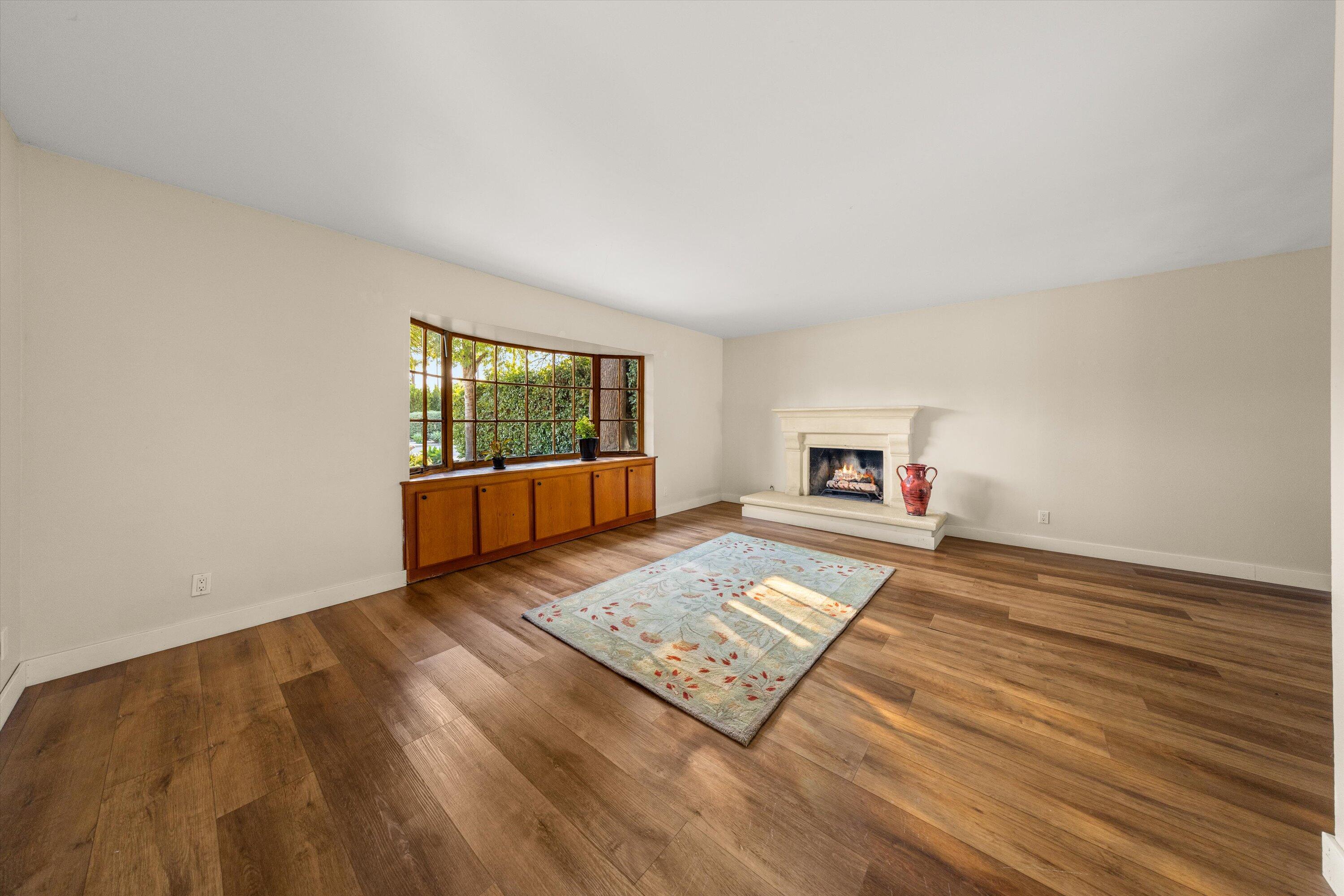 2210 St James Drive