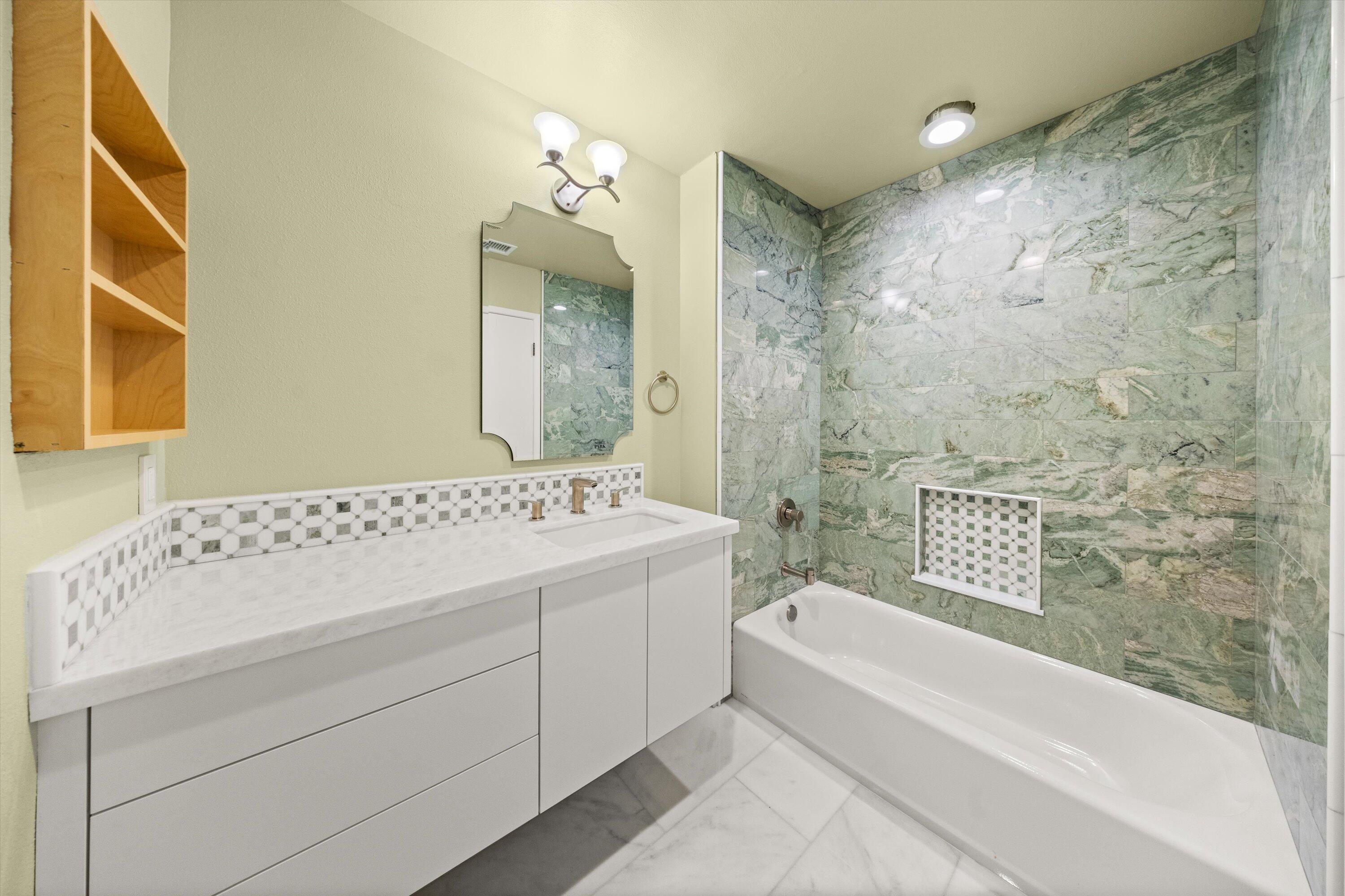 3767 Lincolnwood Drive