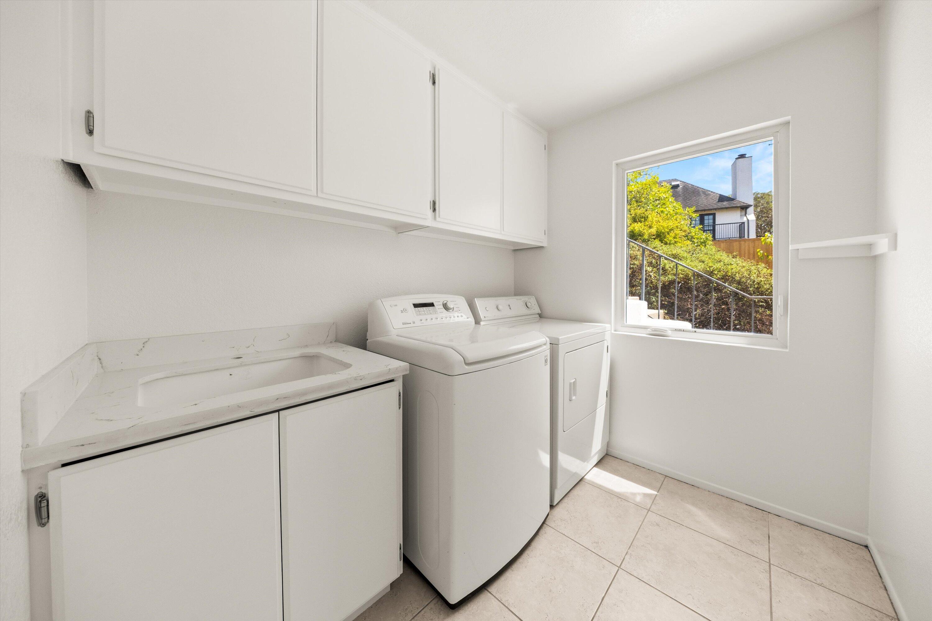 3767 Lincolnwood Drive