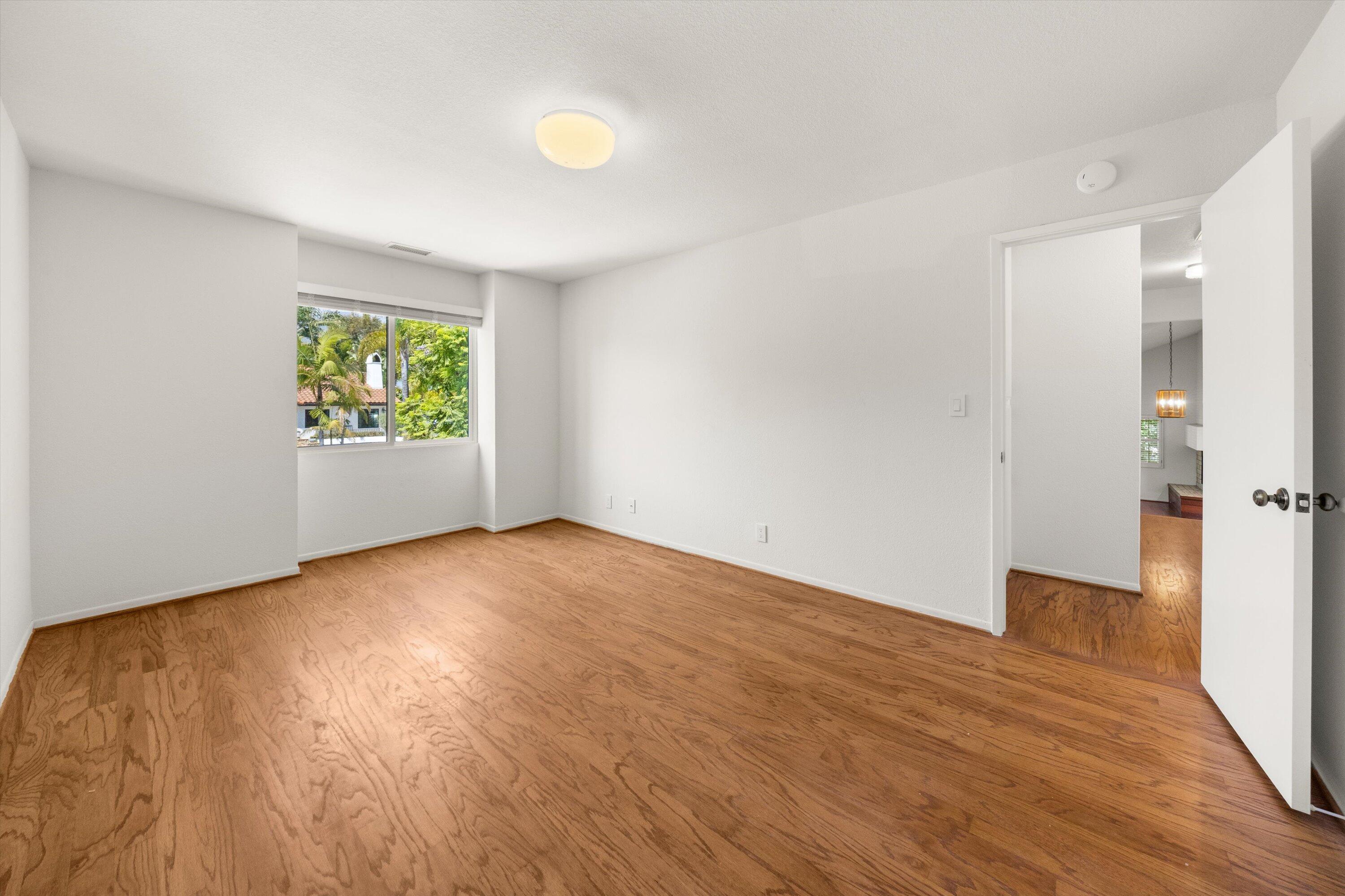 3767 Lincolnwood Drive