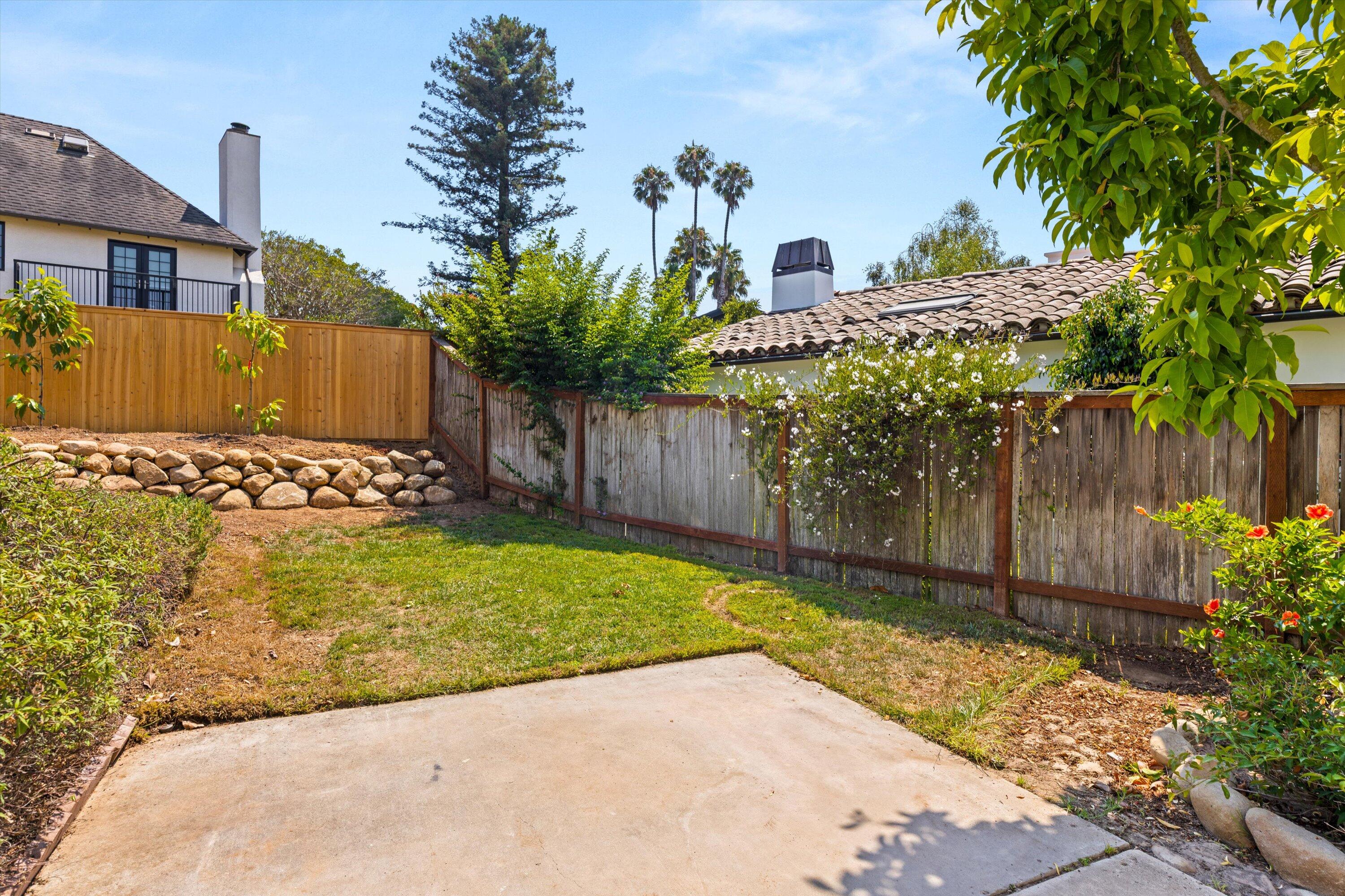 3767 Lincolnwood Drive