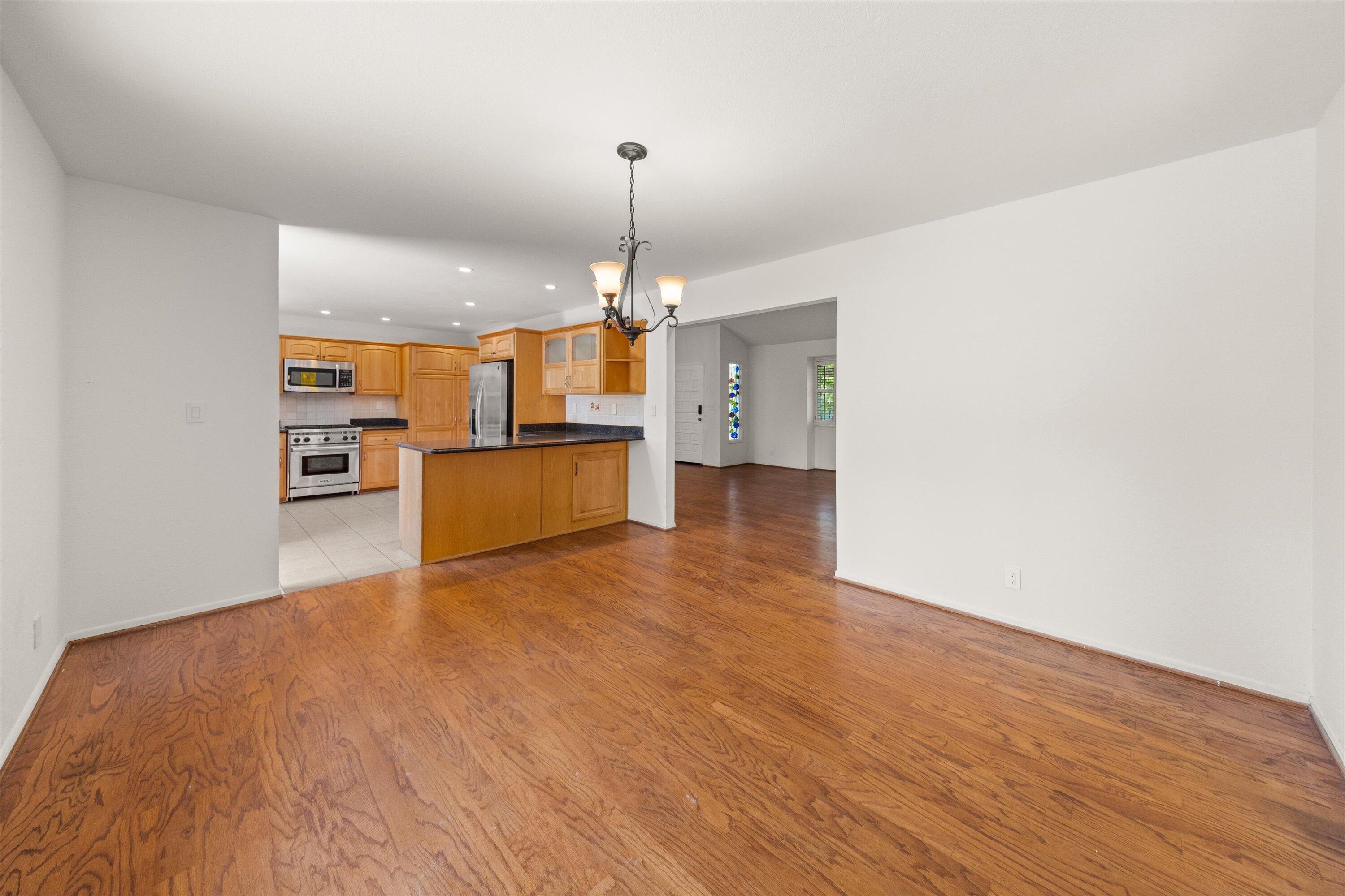 3767 Lincolnwood Drive