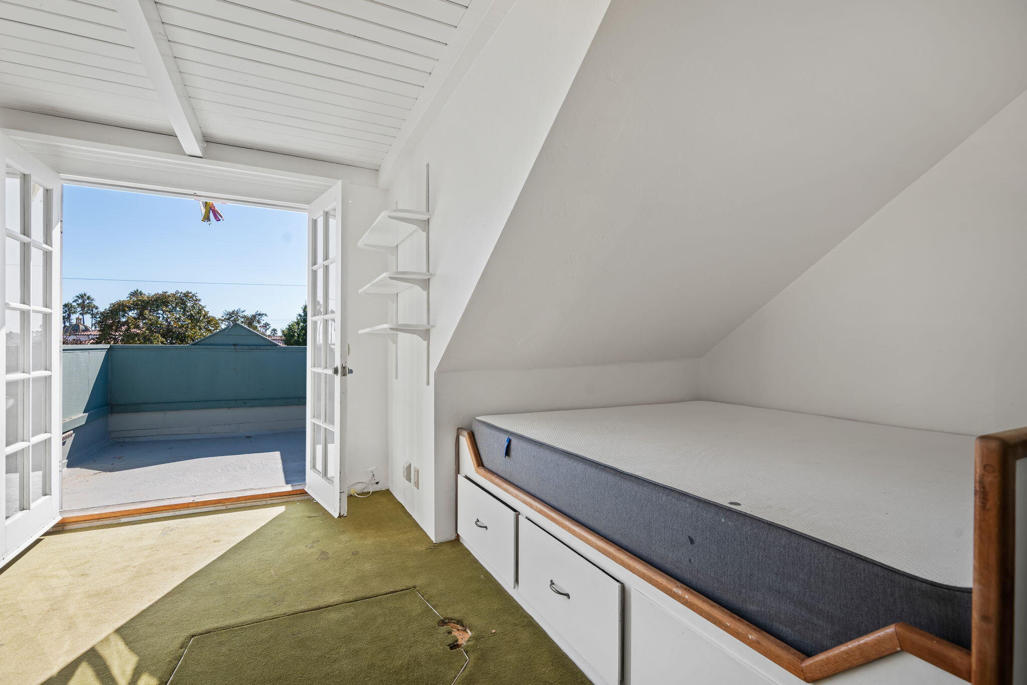 430 Corona Del Mar