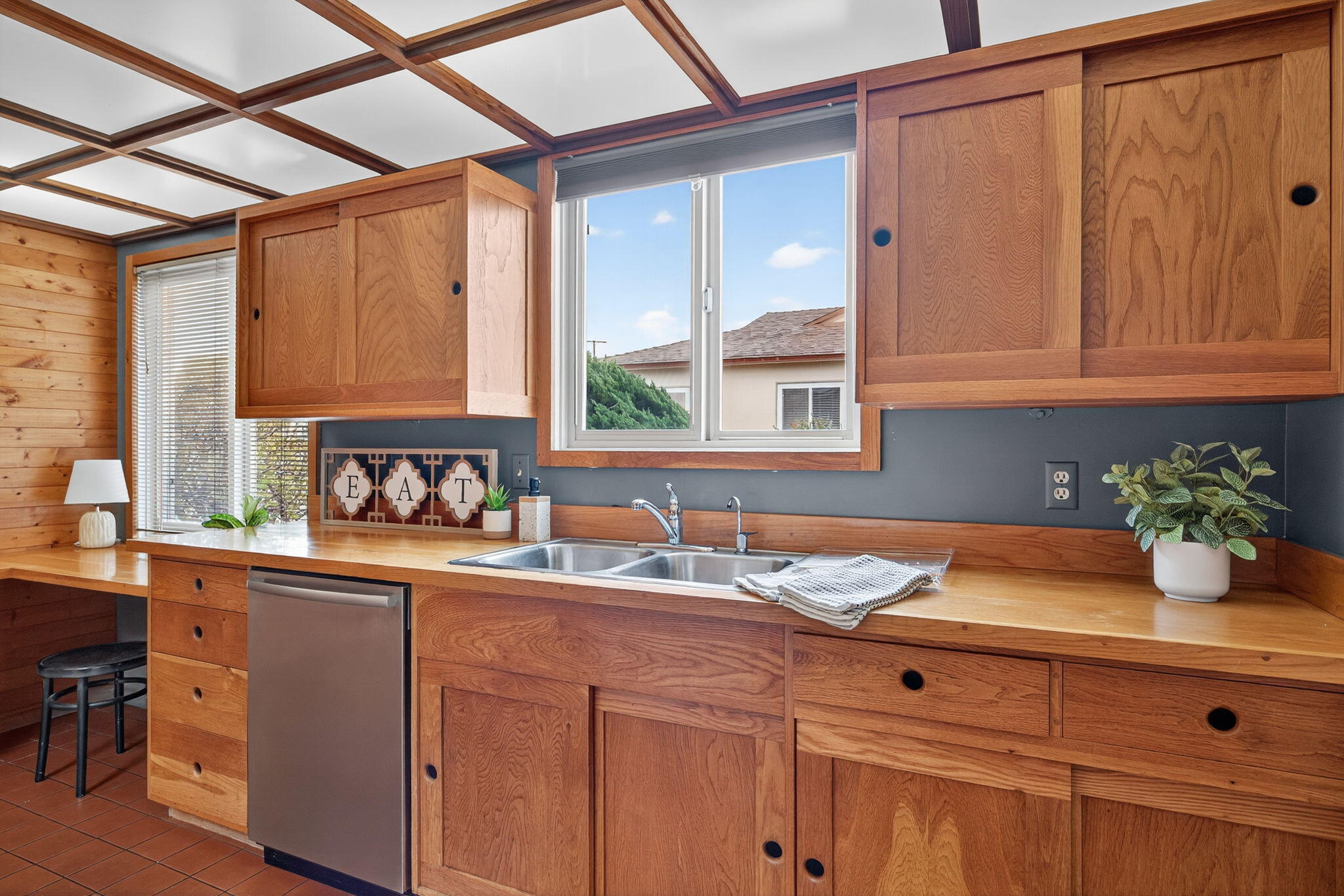 664 Lemon Grove Avenue