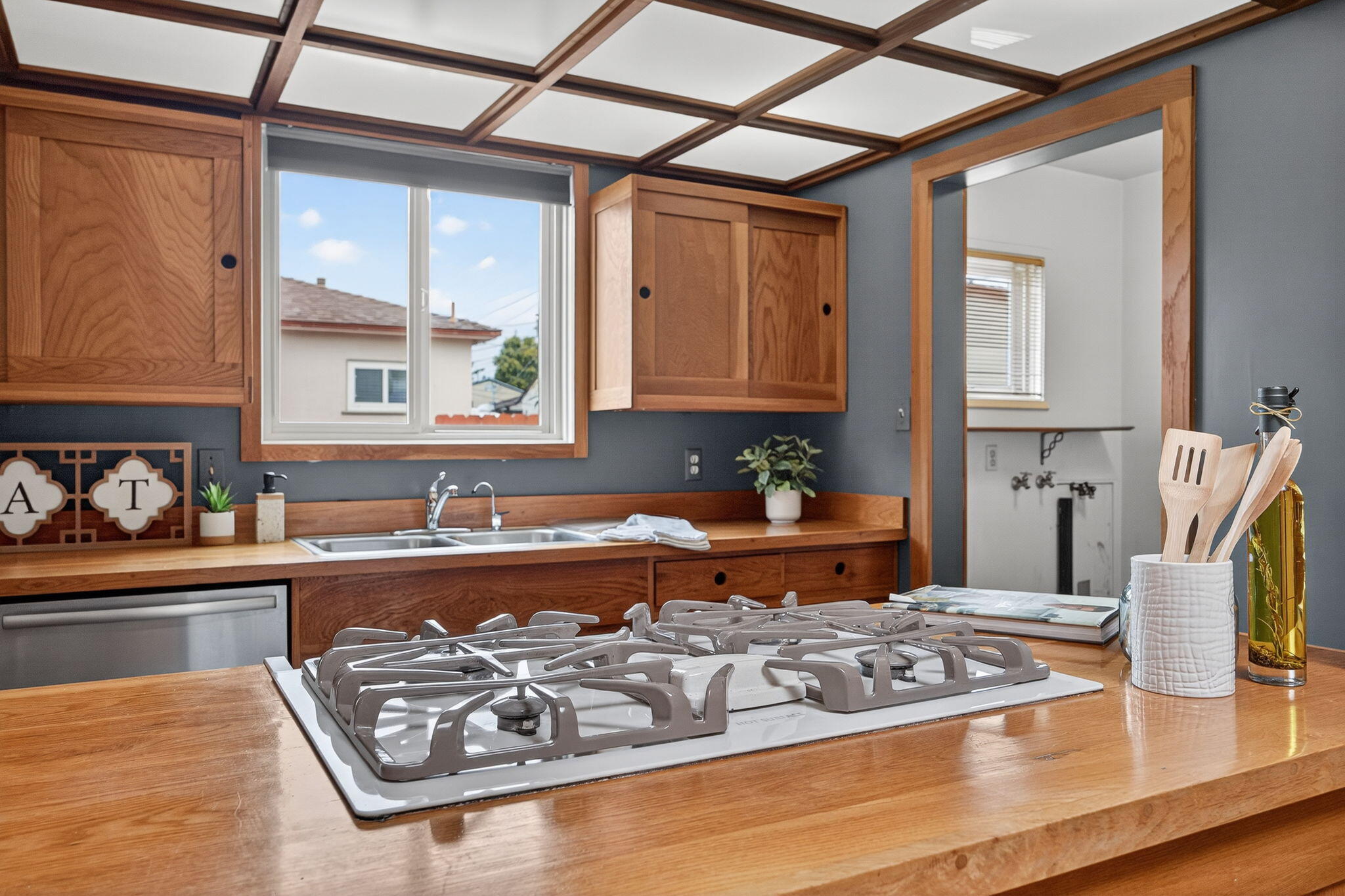 664 Lemon Grove Avenue