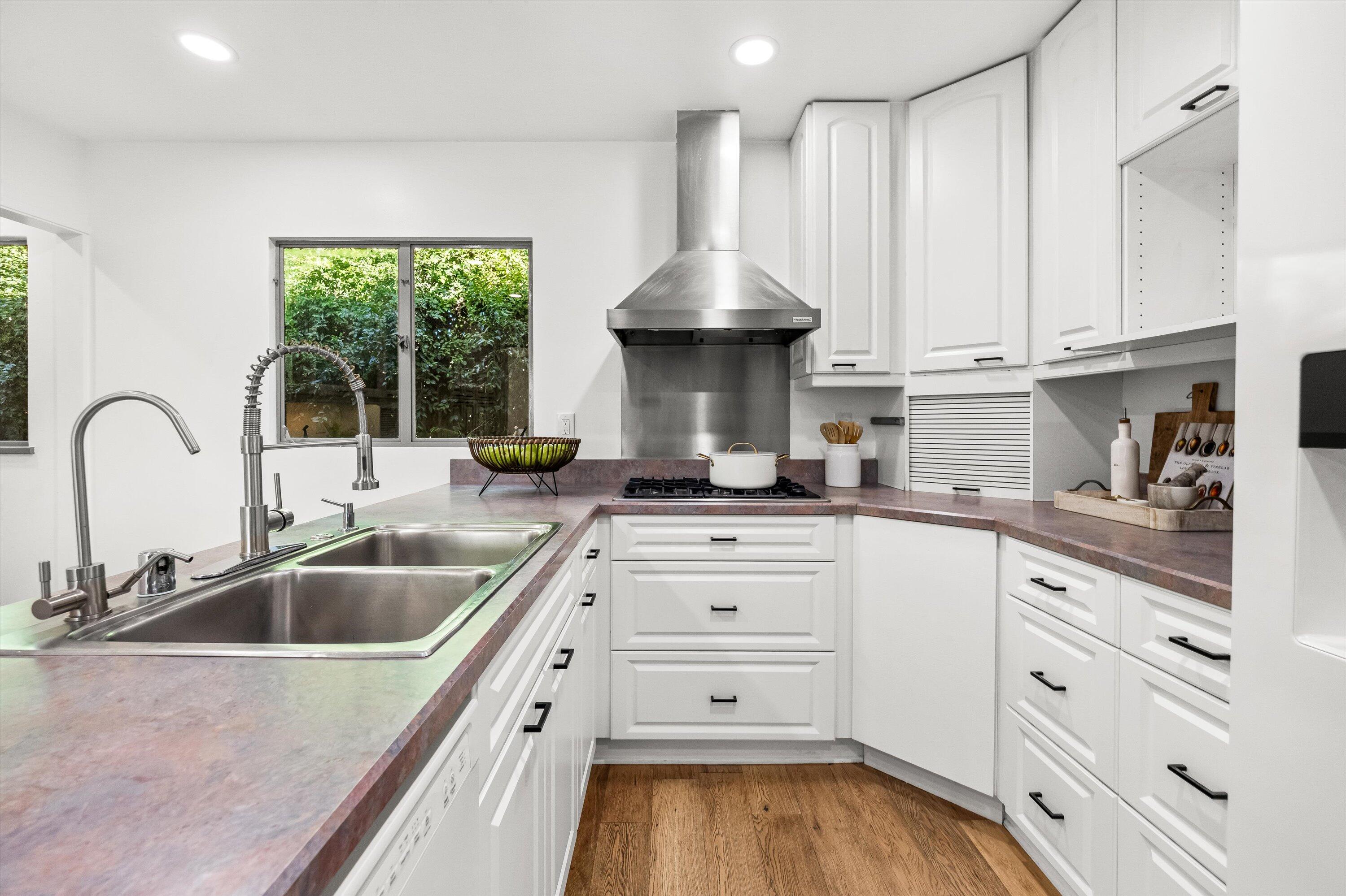 1418 Alta Vista Road