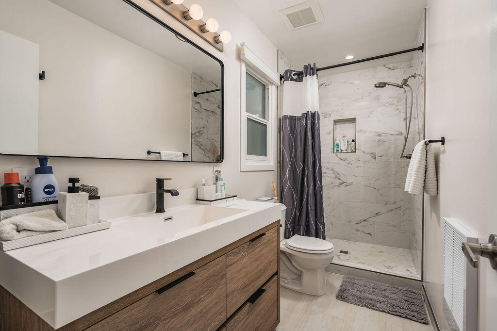 440 Corona Del Mar, SANTA BARBARA