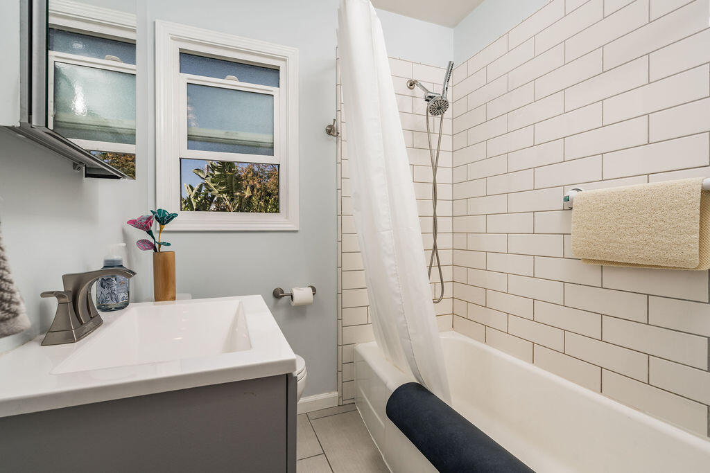 440 Corona Del Mar, SANTA BARBARA