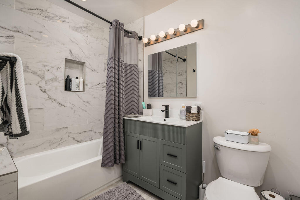 440 Corona Del Mar, SANTA BARBARA