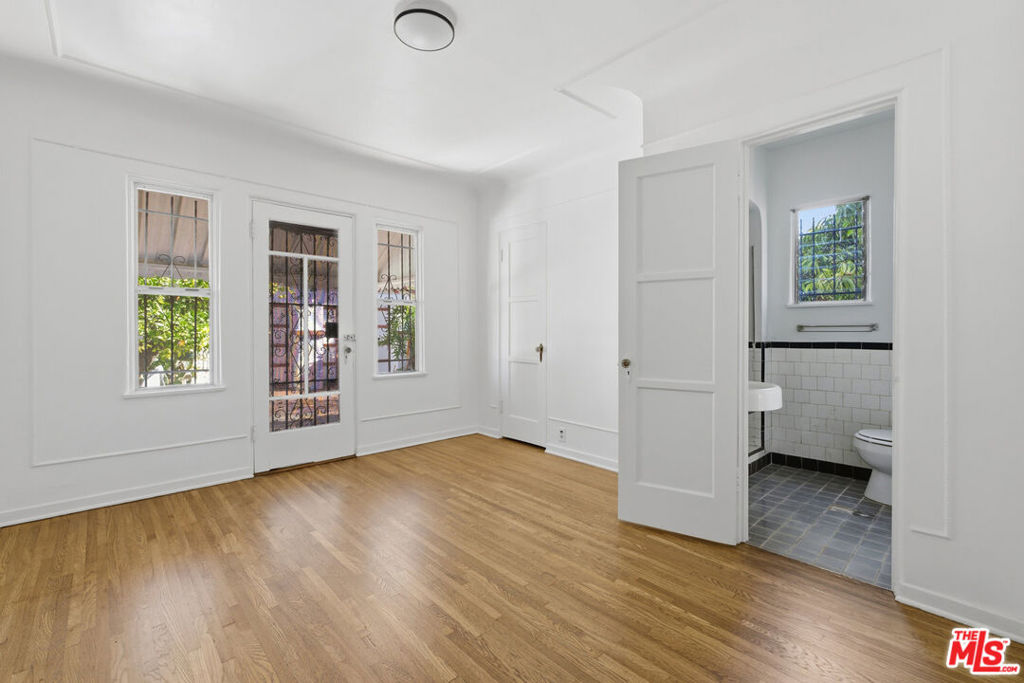 138 S La Jolla Avenue