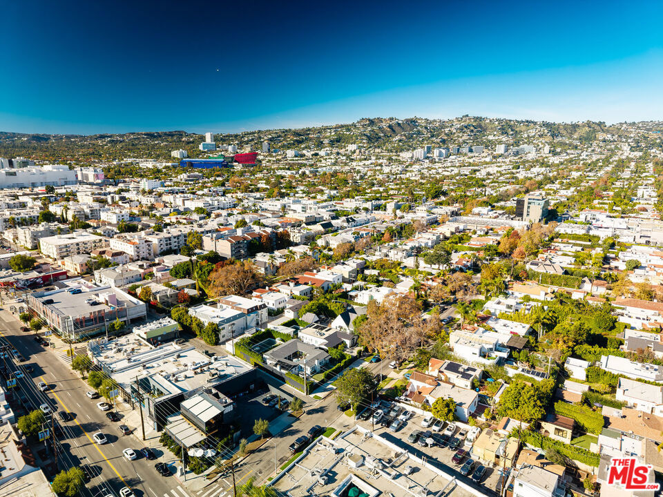 138 S La Jolla Avenue