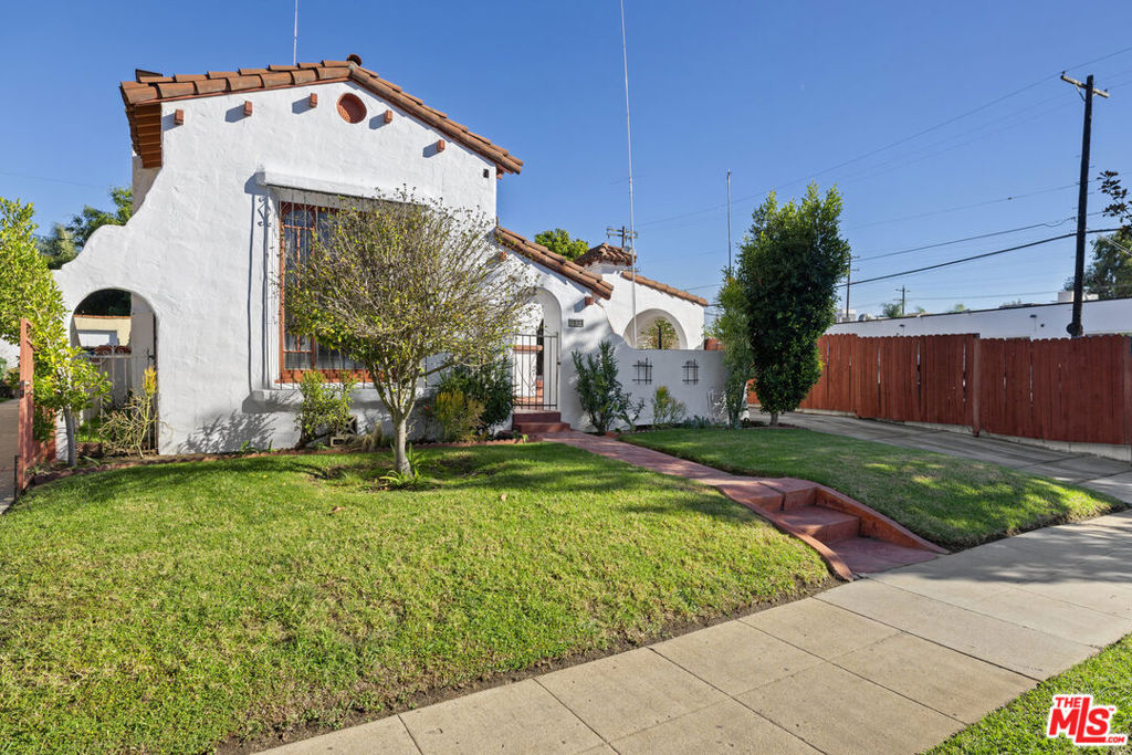 138 S La Jolla Avenue