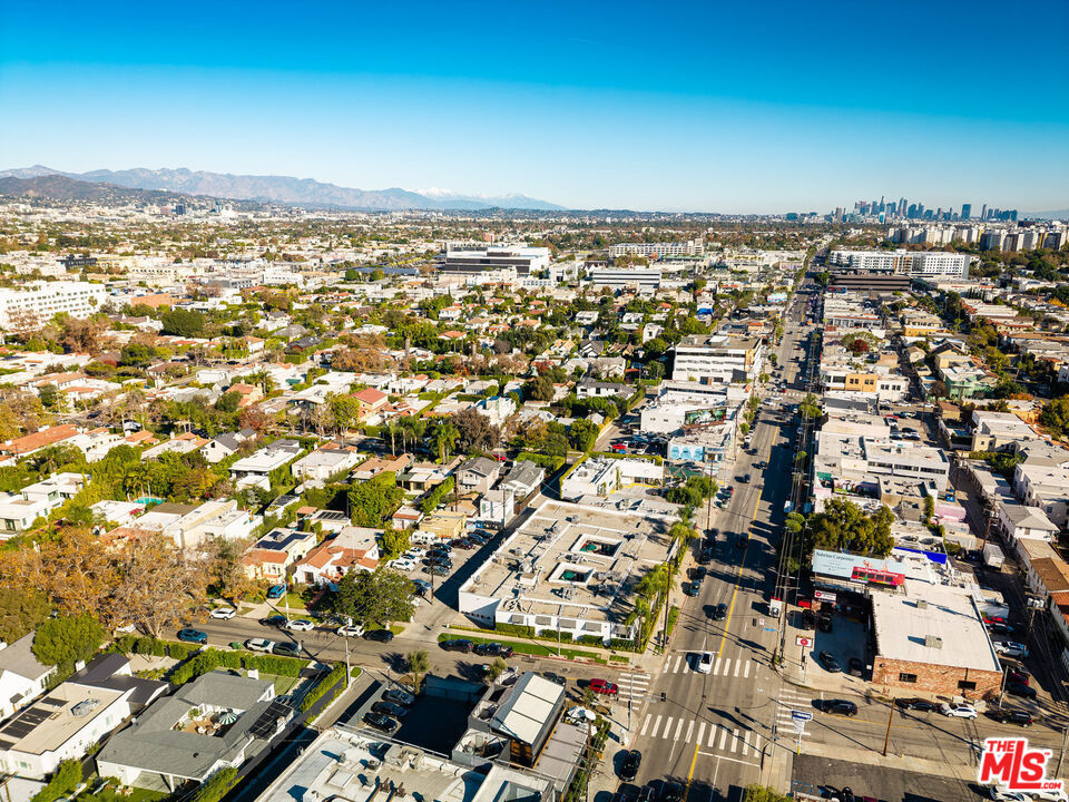 138 S La Jolla Avenue