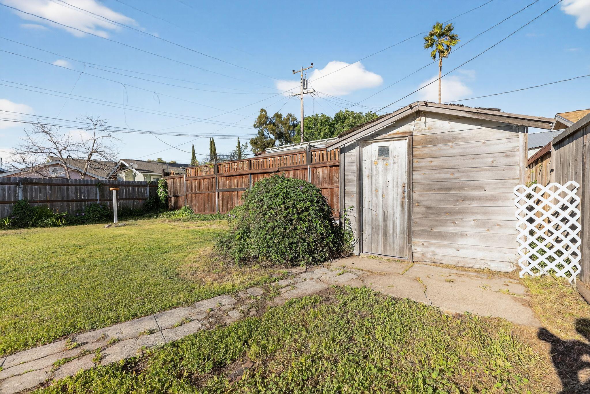 1628 Nipomo Street