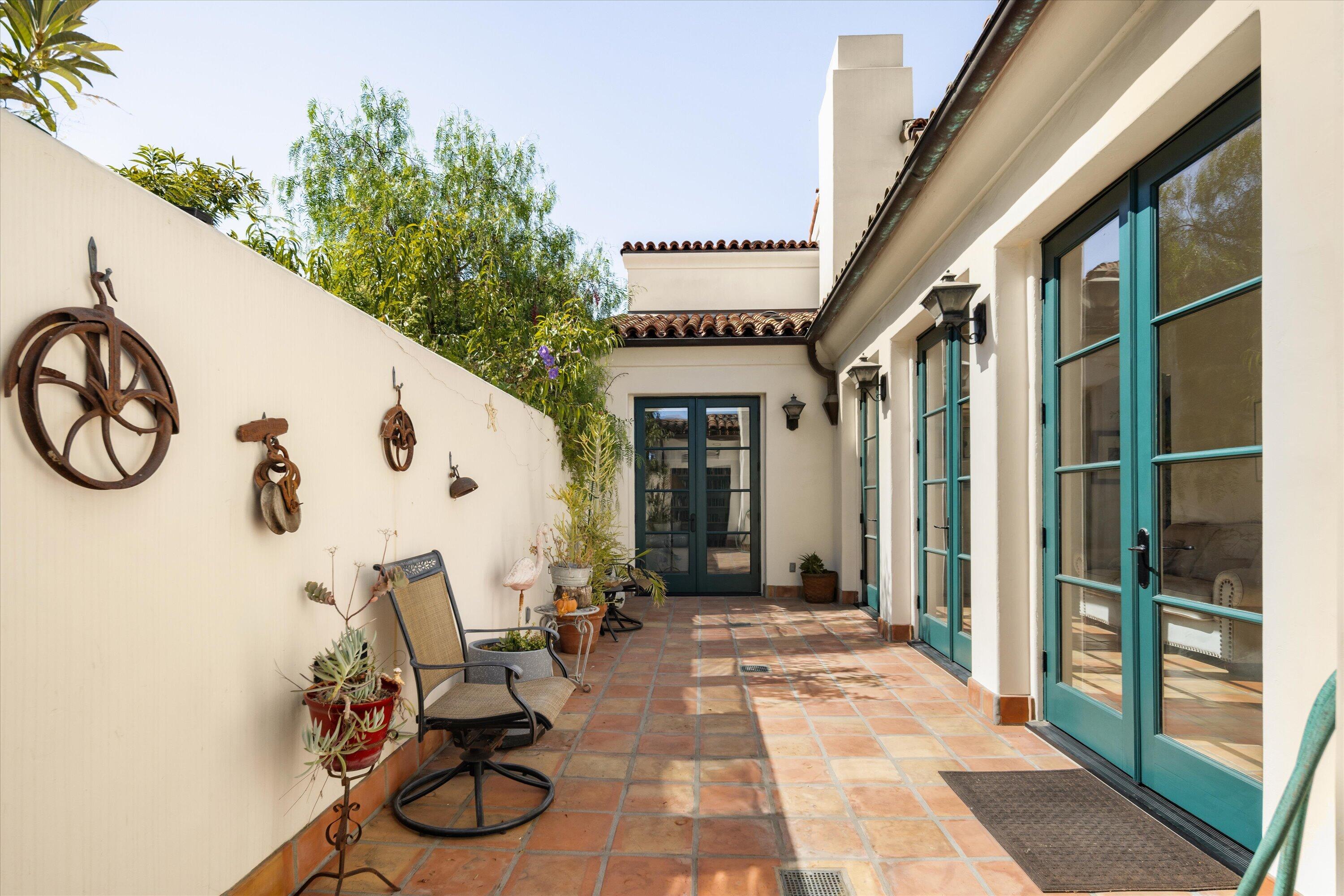 SANTA BARBARA