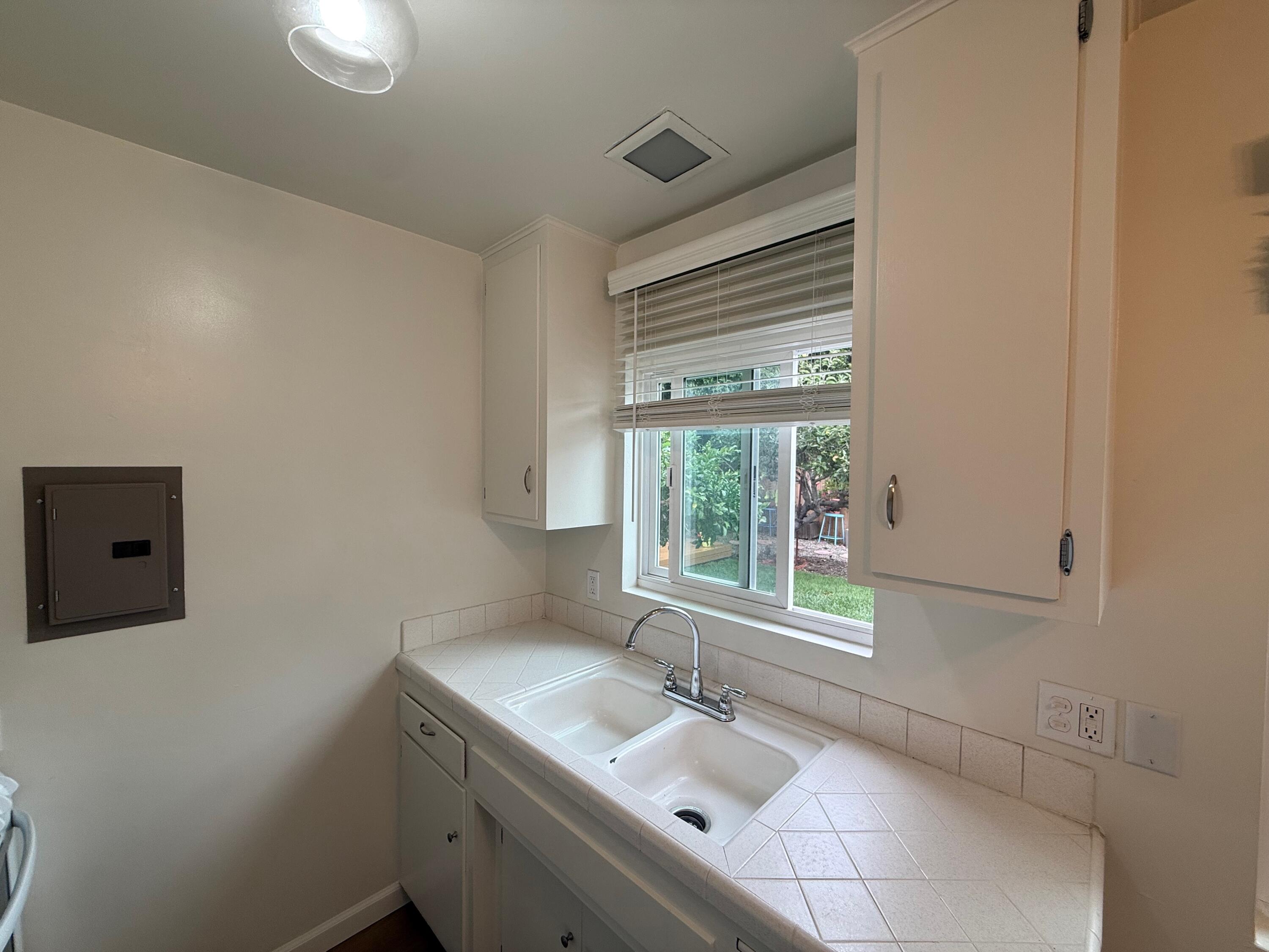 1808 Castillo Street E