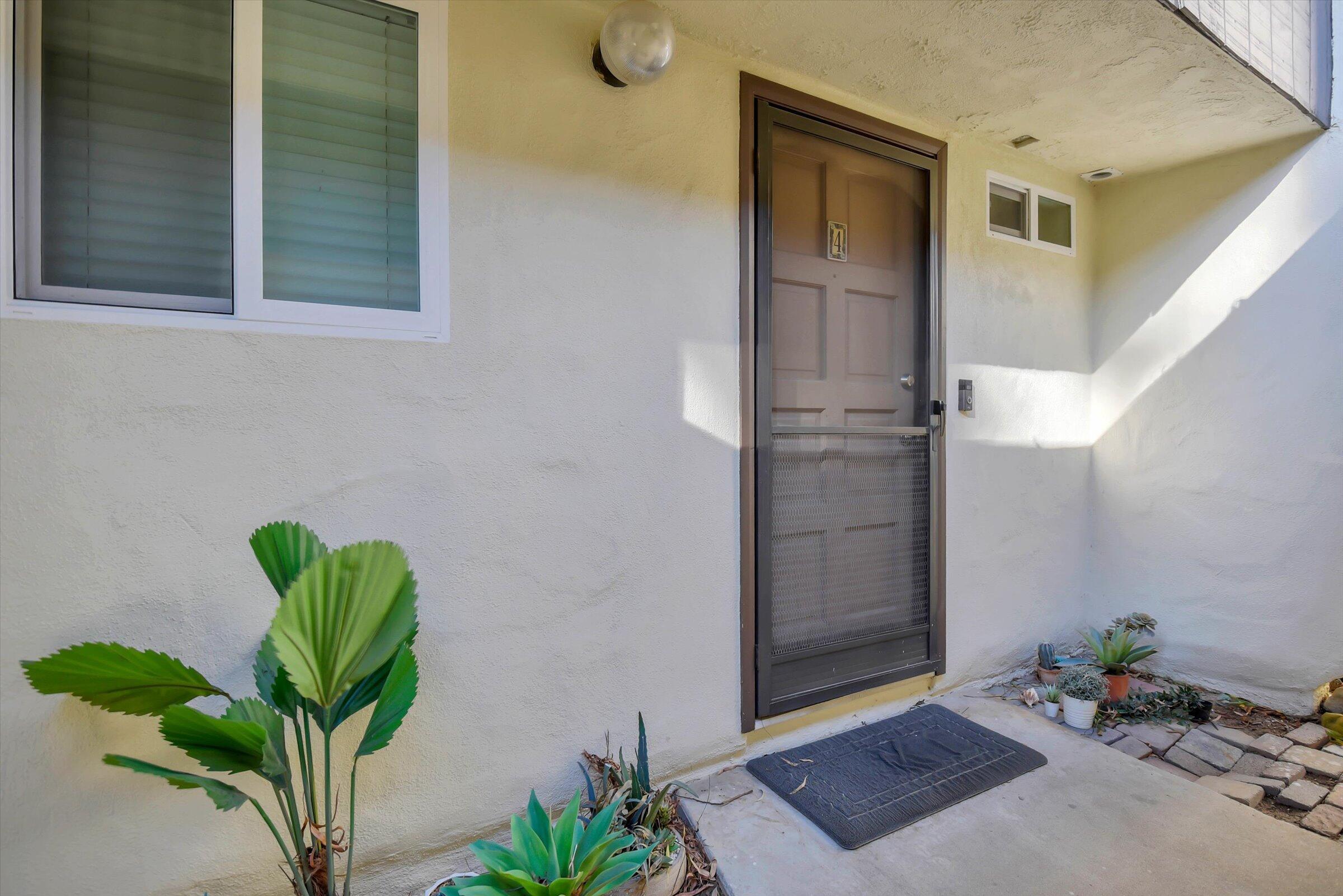 1035 Miramonte Drive Apt 4