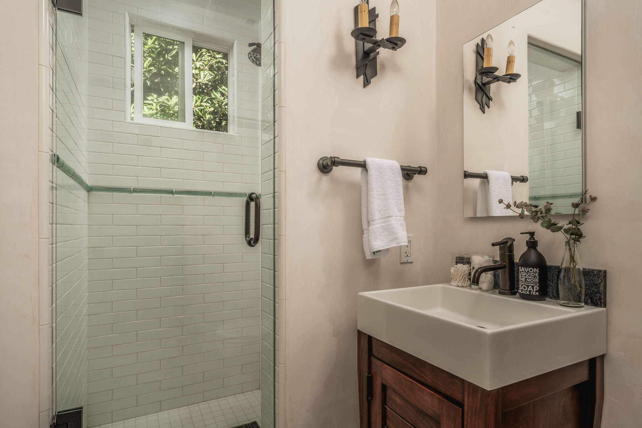 1710 Mira Vista Avenue