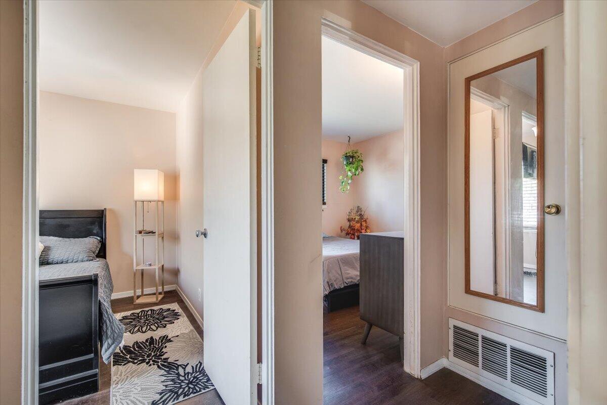 1601 Barrington Court