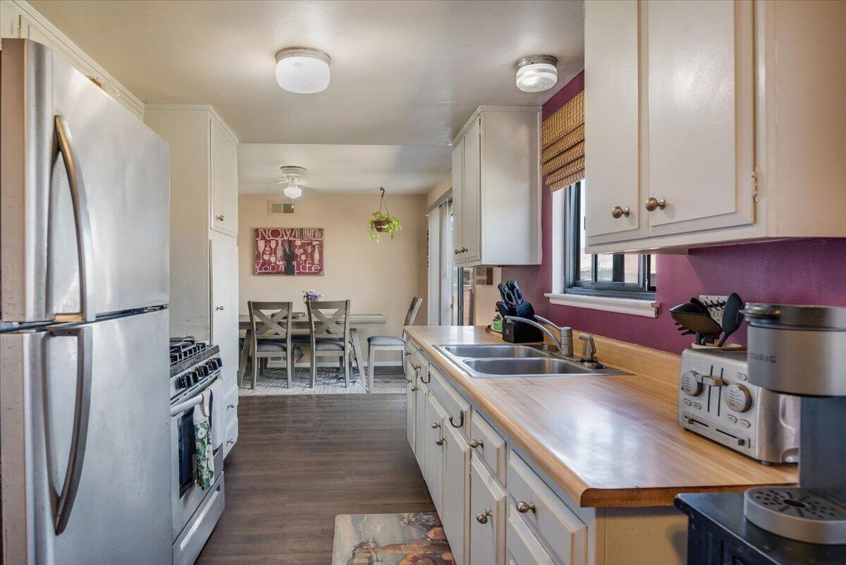 1601 Barrington Court