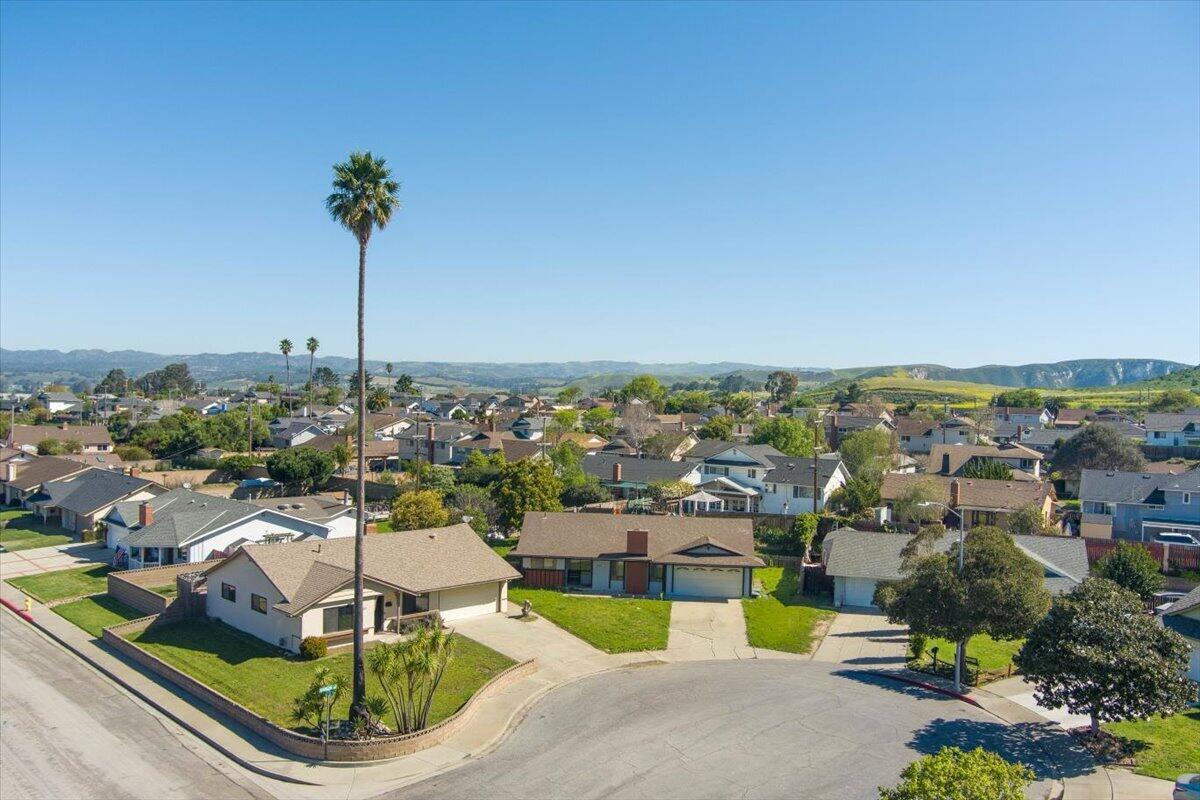 1601 Barrington Court