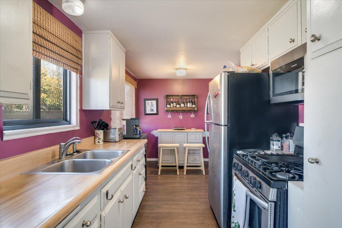 1601 Barrington Court