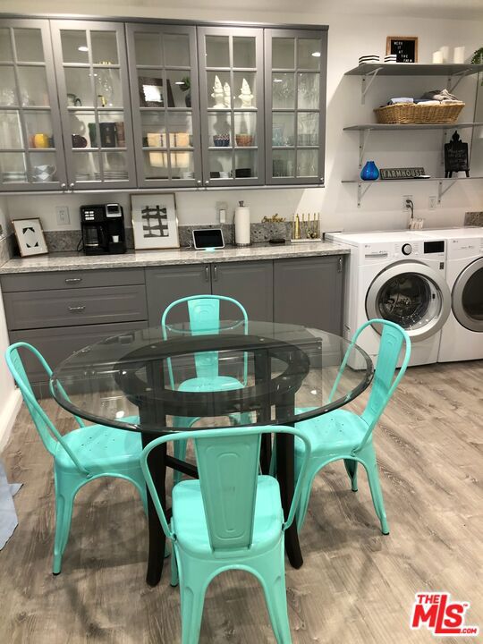 305 S Ventura Street