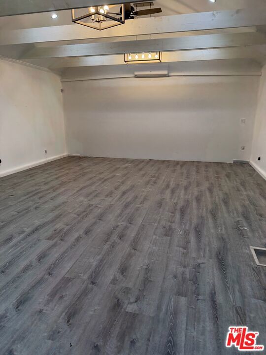 305 S Ventura Street