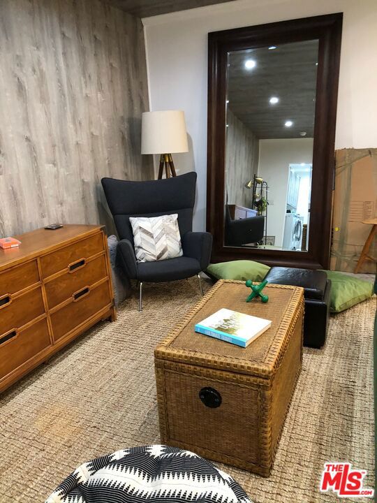 305 S Ventura Street