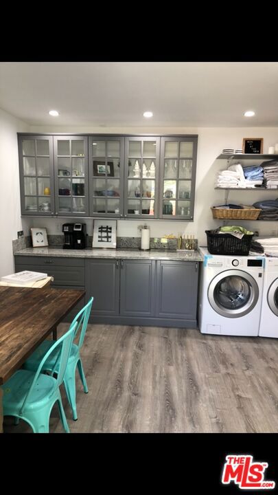 305 S Ventura Street