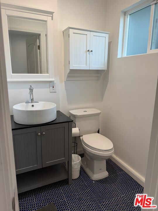 305 S Ventura Street