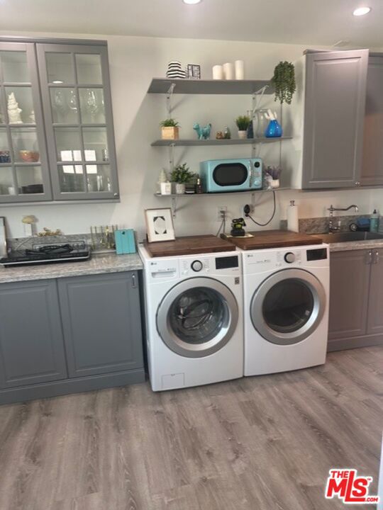 305 S Ventura Street