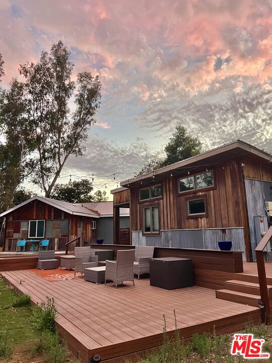 305 S Ventura Street